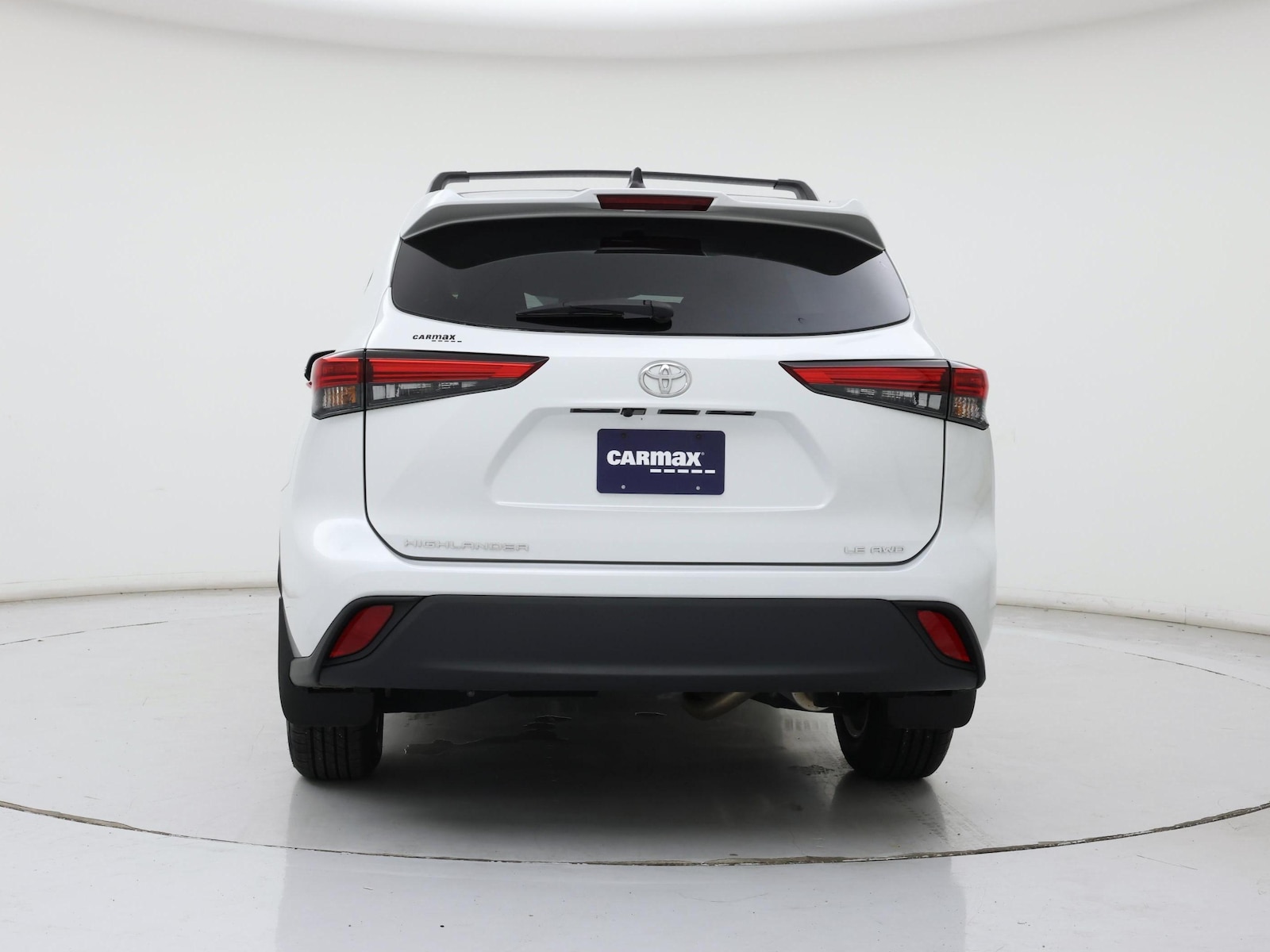 2022 Toyota Highlander LE - Photo 7