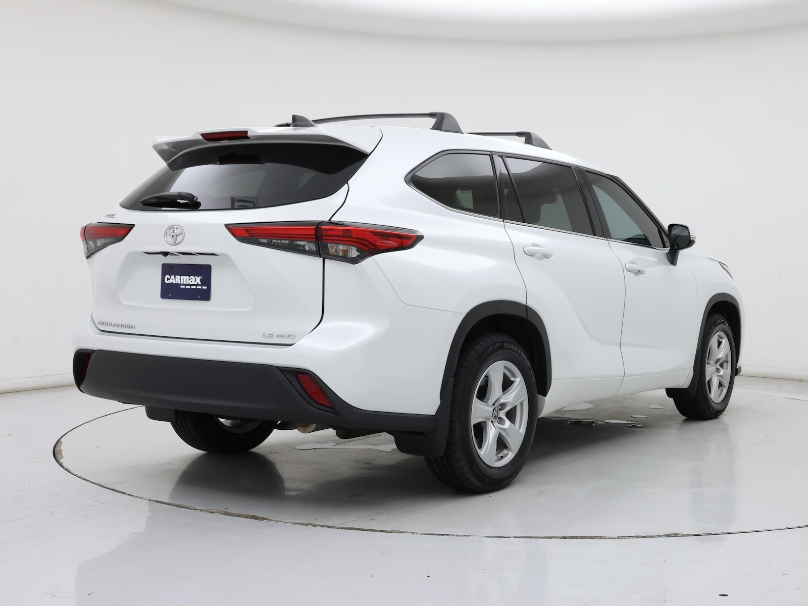 2022 Toyota Highlander LE - Photo 9