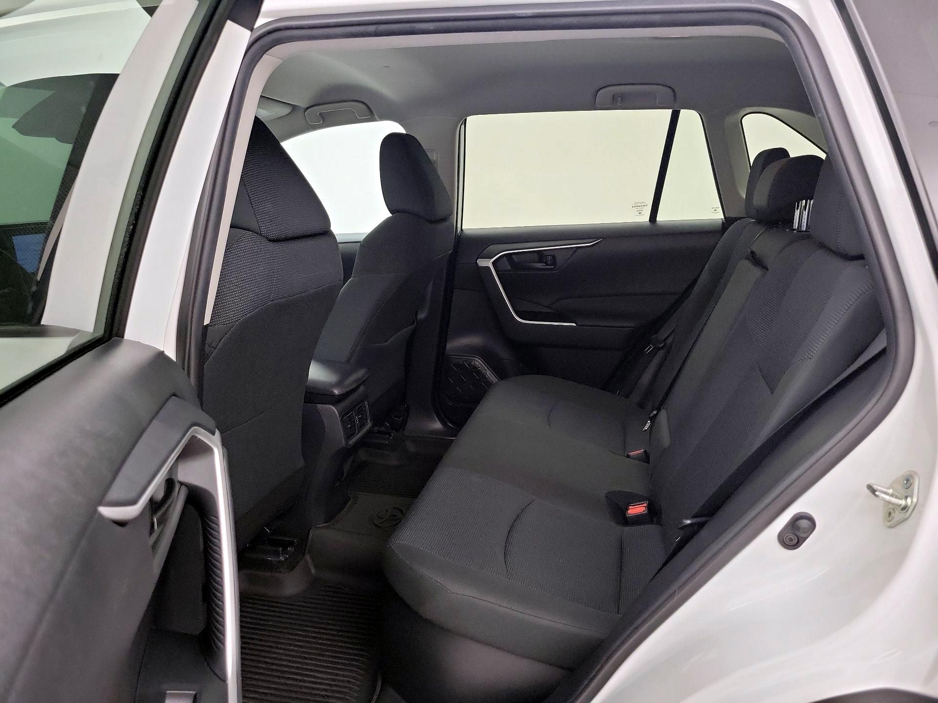 Thumbnail: 2020 Toyota RAV4 - 19