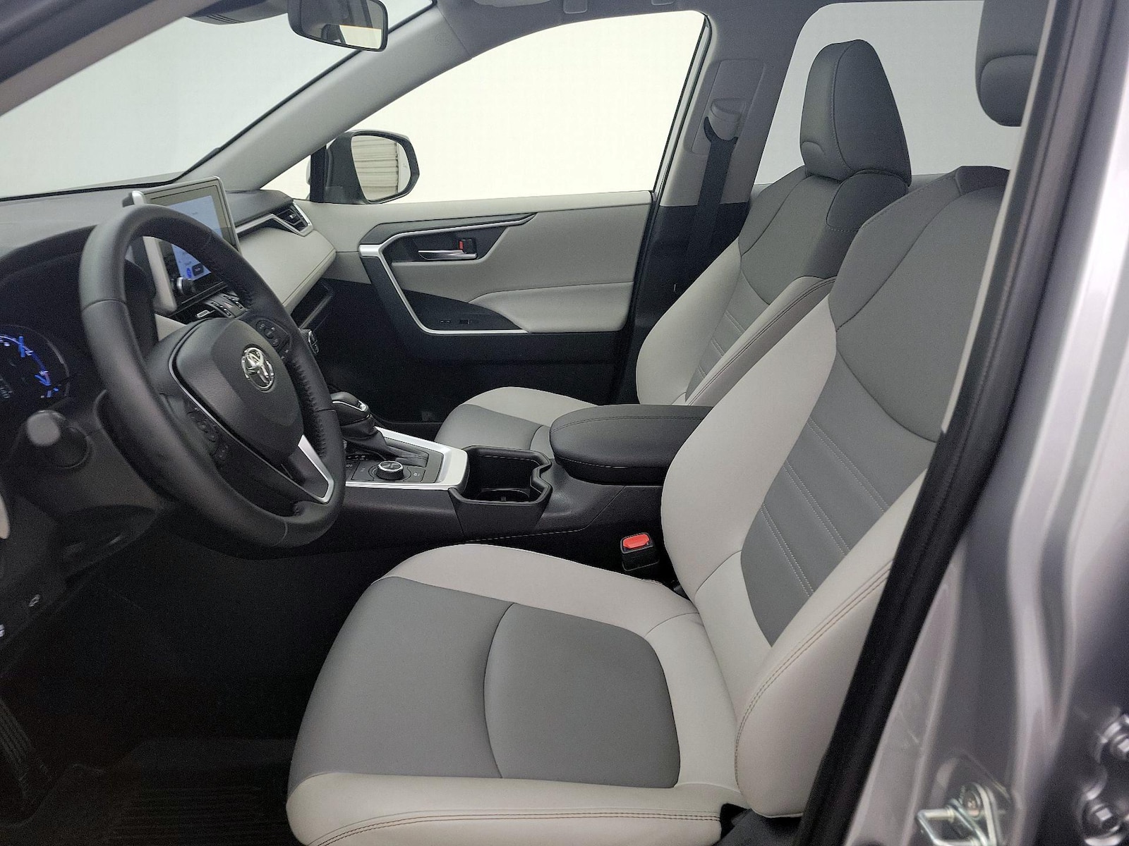 2025 Toyota RAV4 XLE Premium - Photo 12