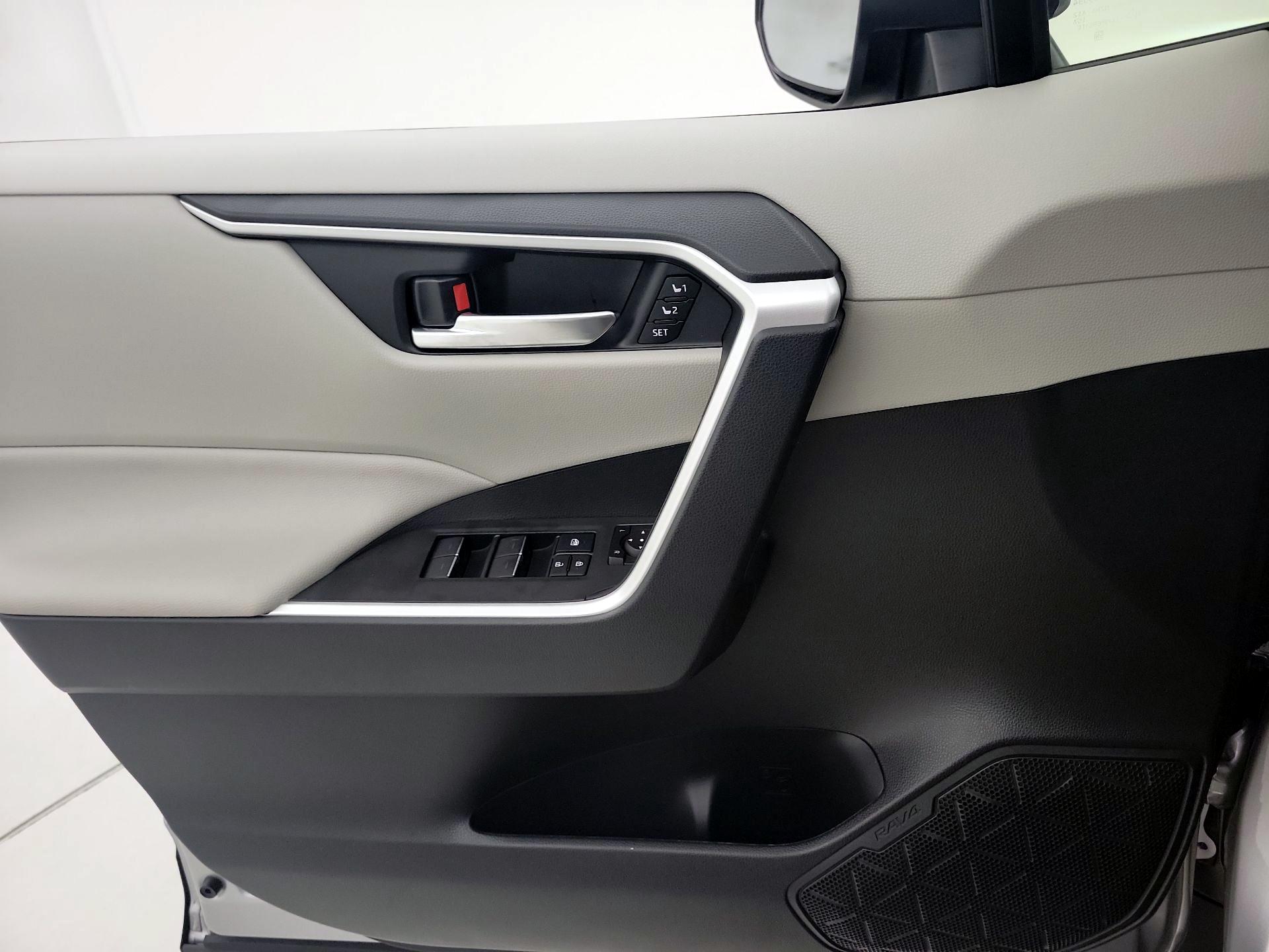 Thumbnail: 2025 Toyota RAV4 - 12