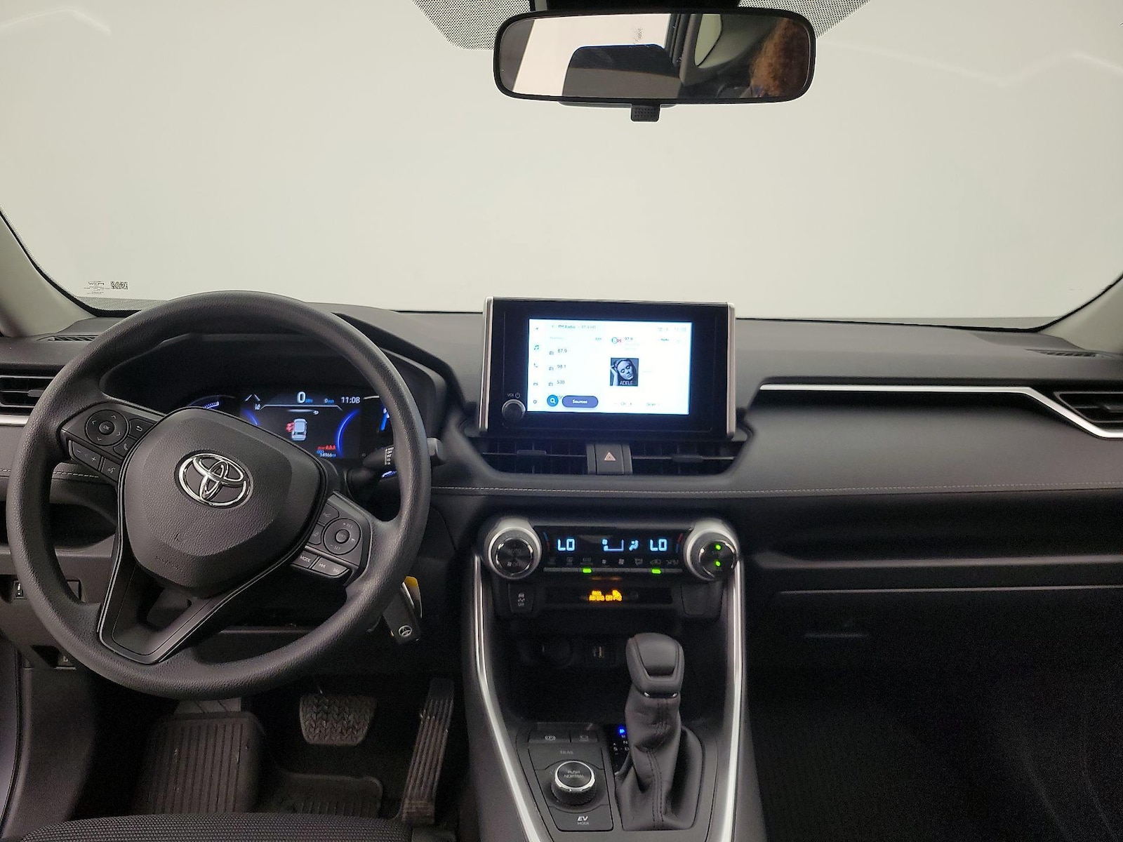 2025 Toyota RAV4 LE - Photo 10