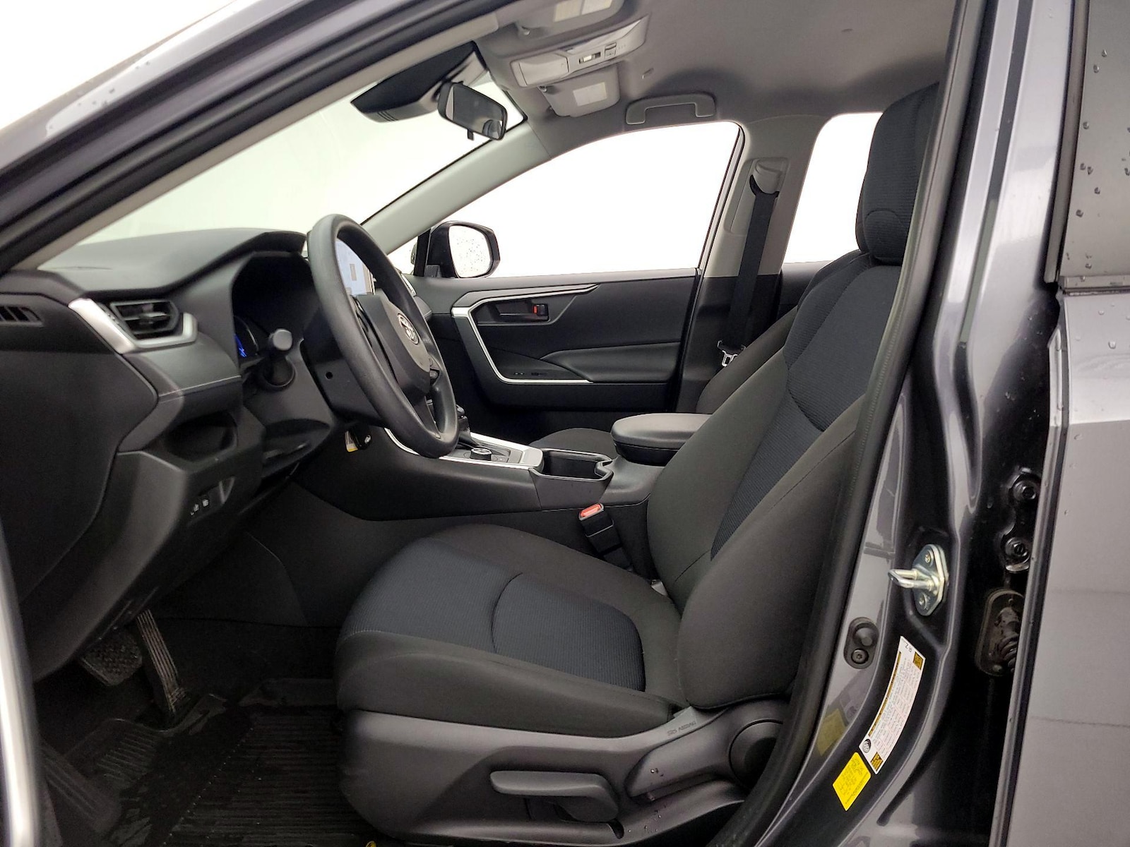 2025 Toyota RAV4 LE - Photo 12