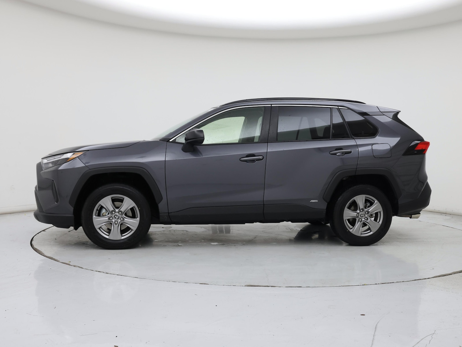 2025 Toyota RAV4 LE - Photo 8