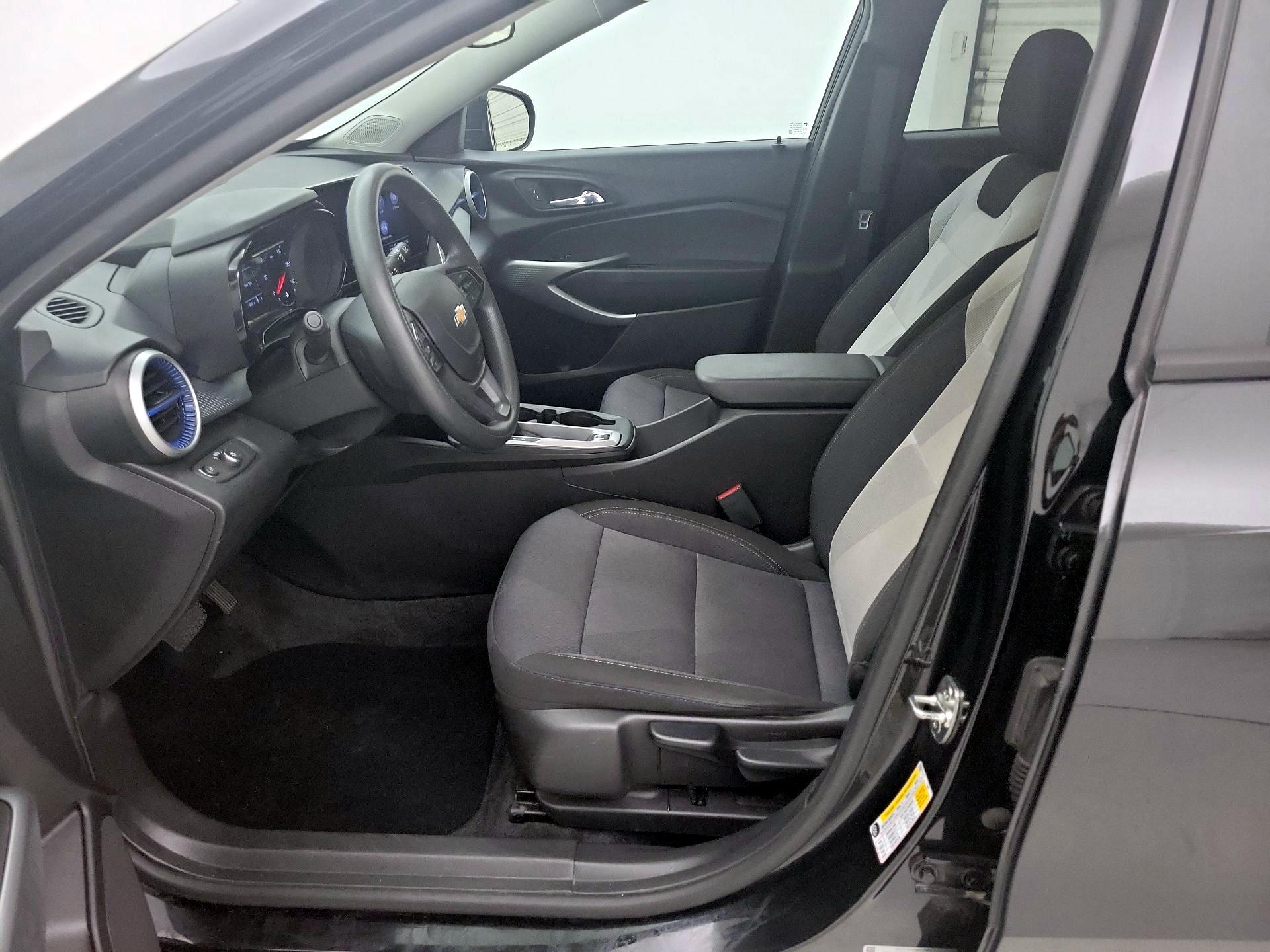 Thumbnail: 2024 Chevrolet Trax - 11