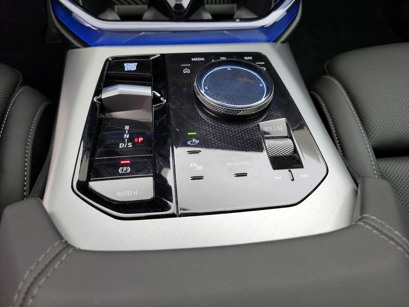 2025 BMW X3 30 - Photo 18