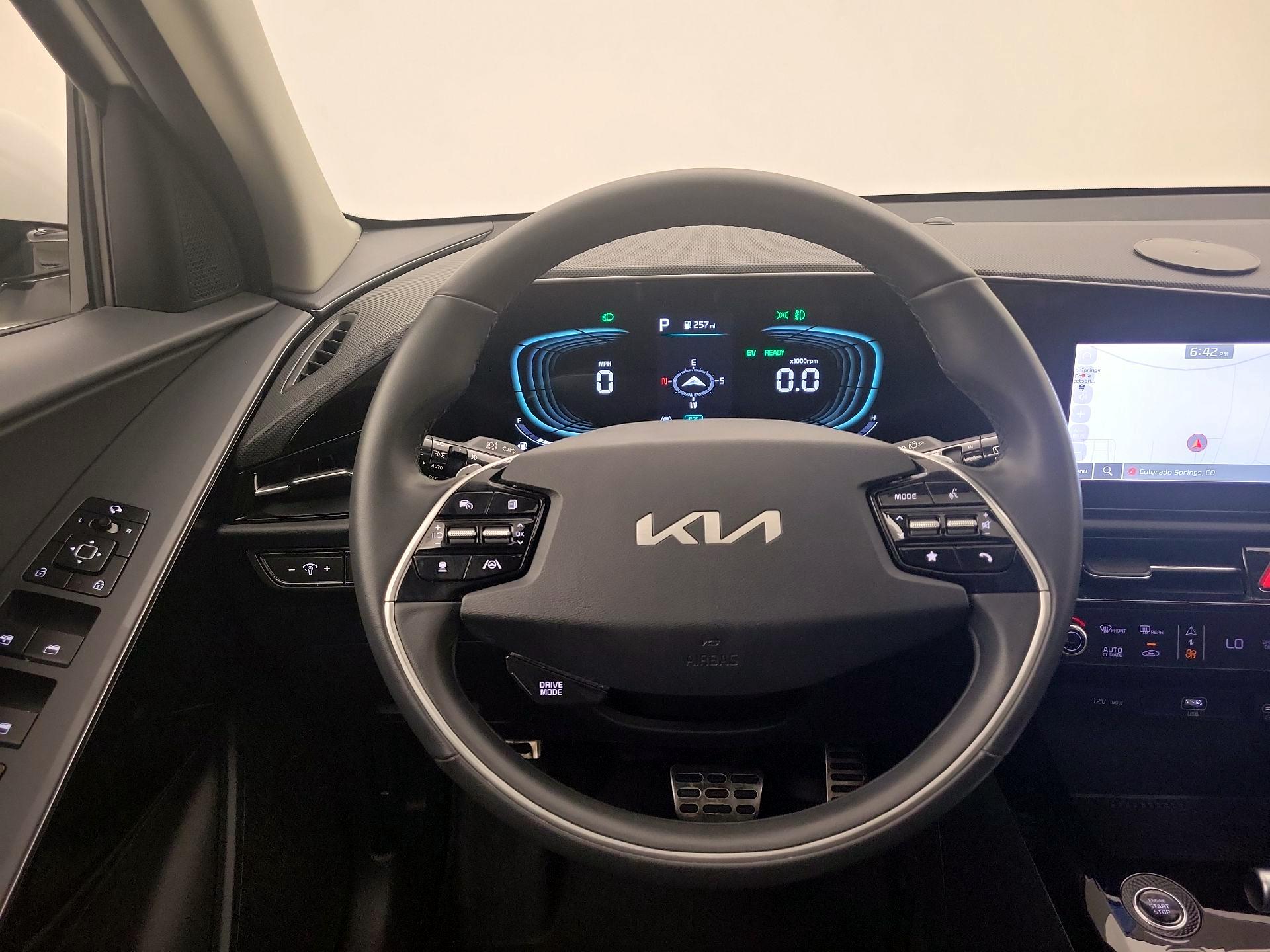 Thumbnail: 2023 Kia Niro - 10