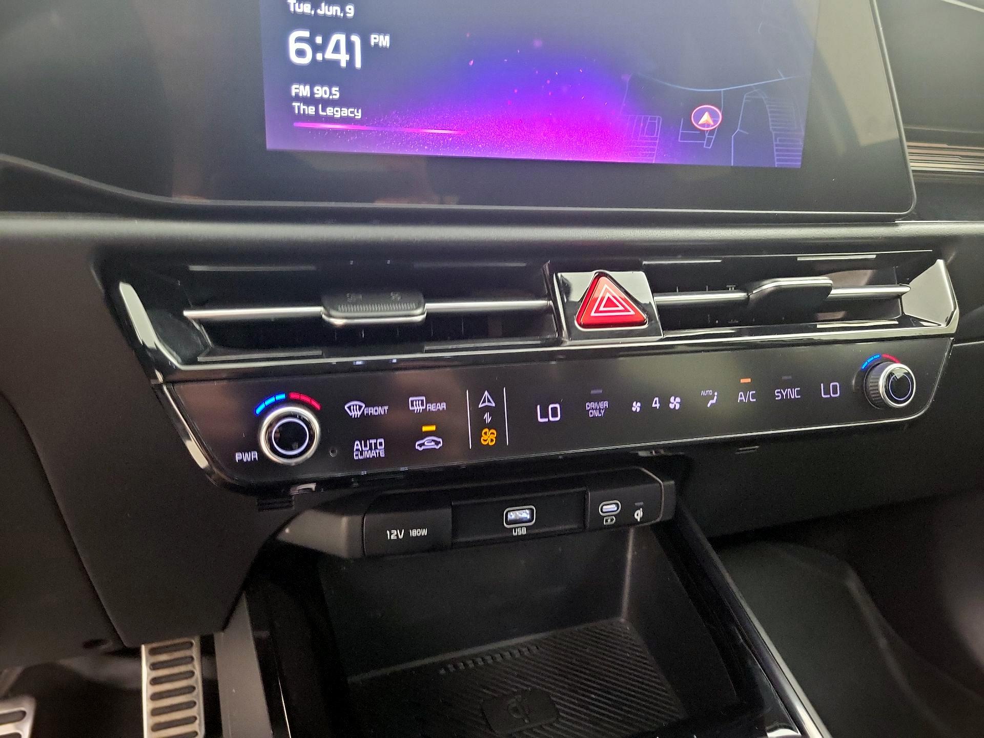 Thumbnail: 2023 Kia Niro - 17