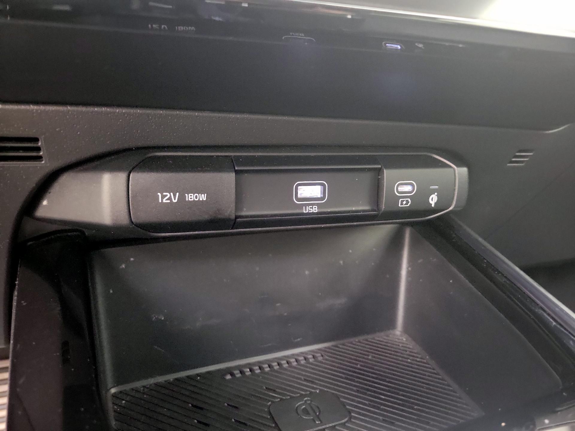Thumbnail: 2023 Kia Niro - 19