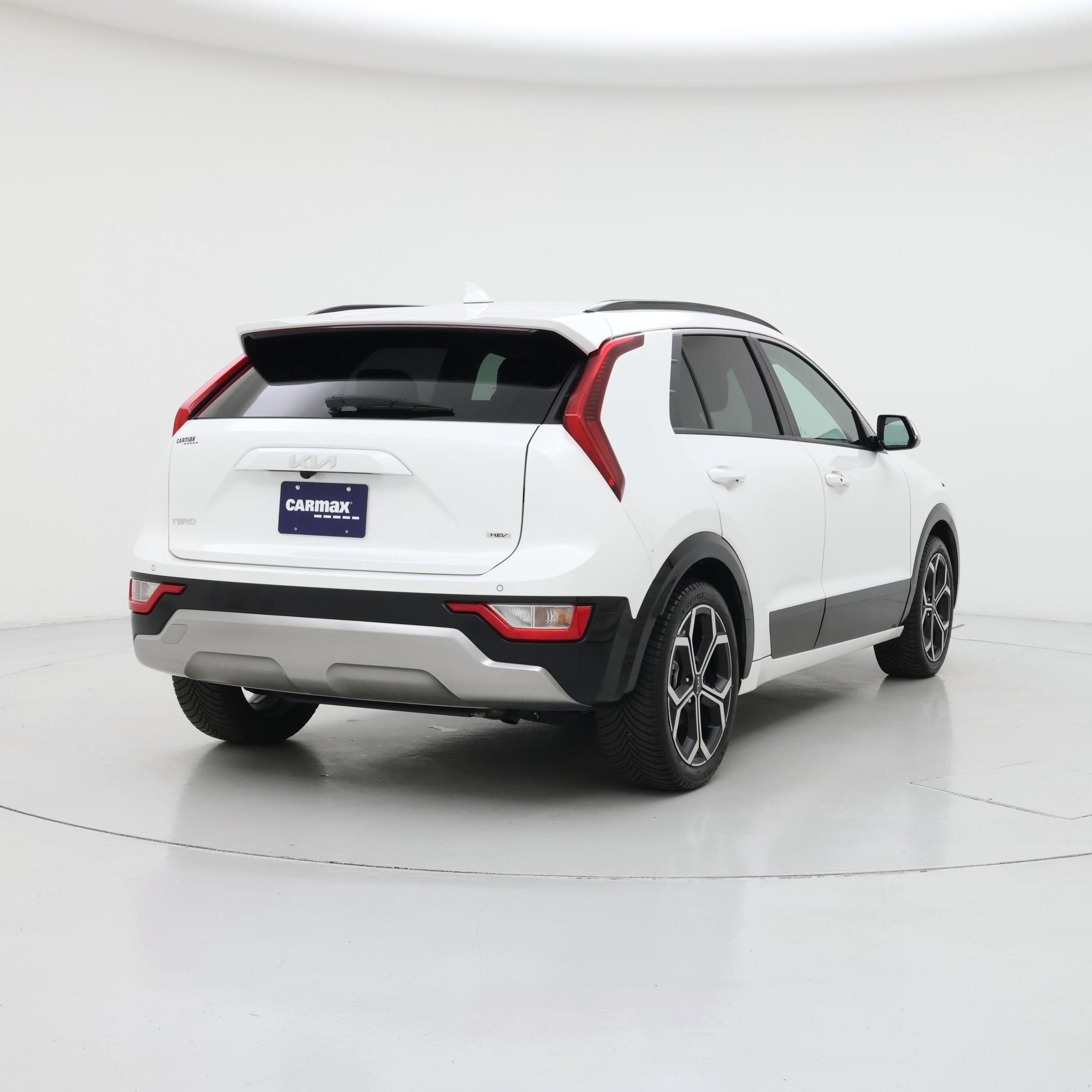 Thumbnail: 2023 Kia Niro - 8