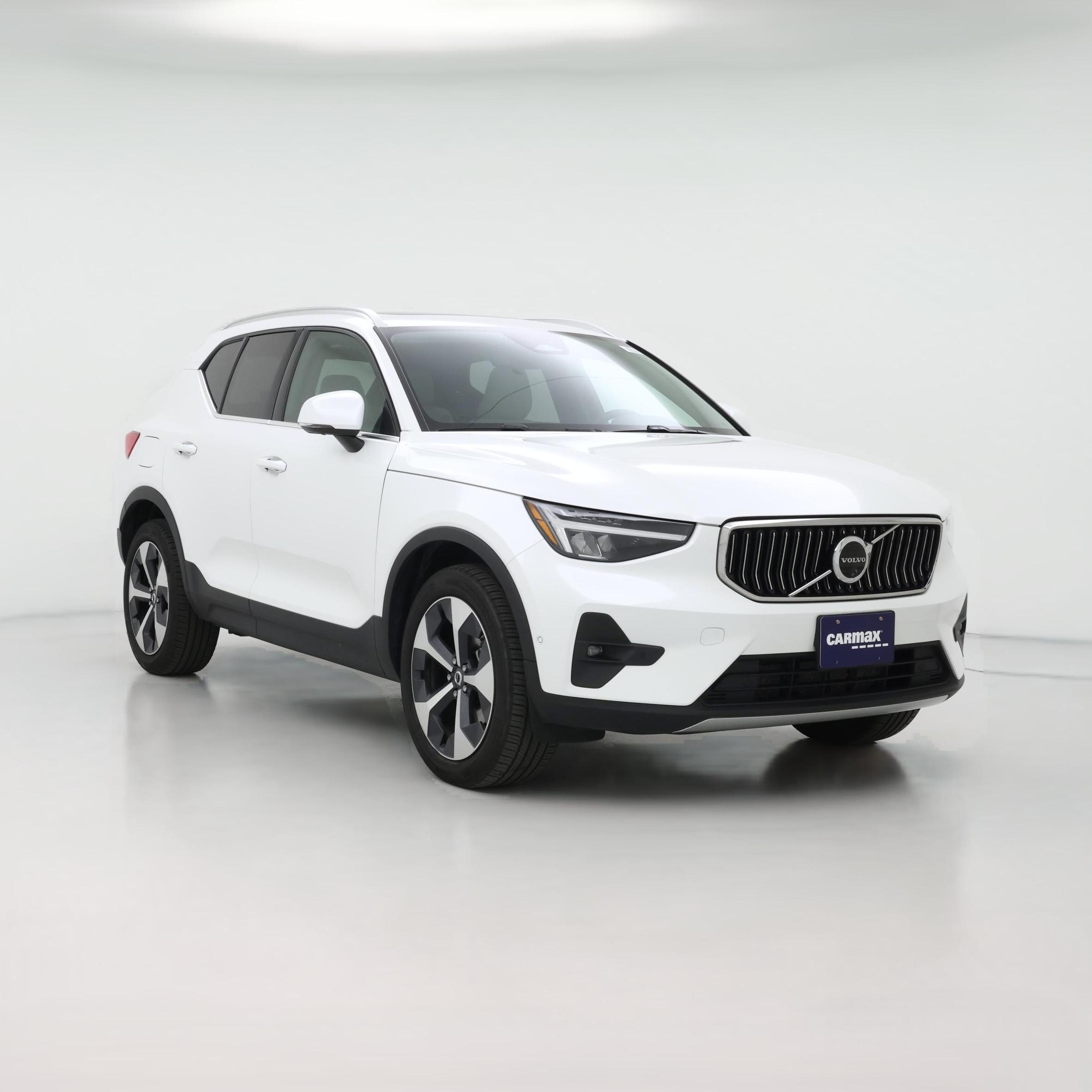 Thumbnail: 2025 Volvo XC40 - 1