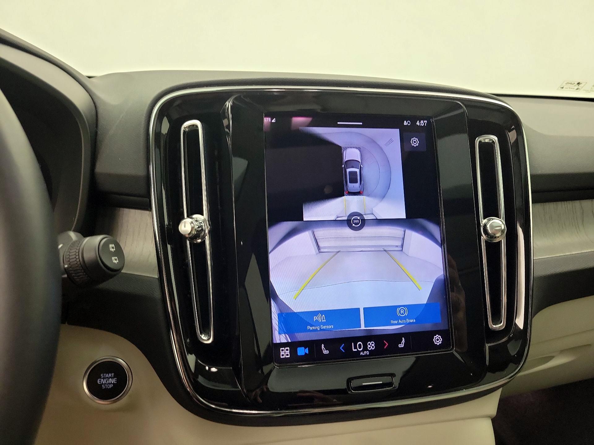Thumbnail: 2025 Volvo XC40 - 13