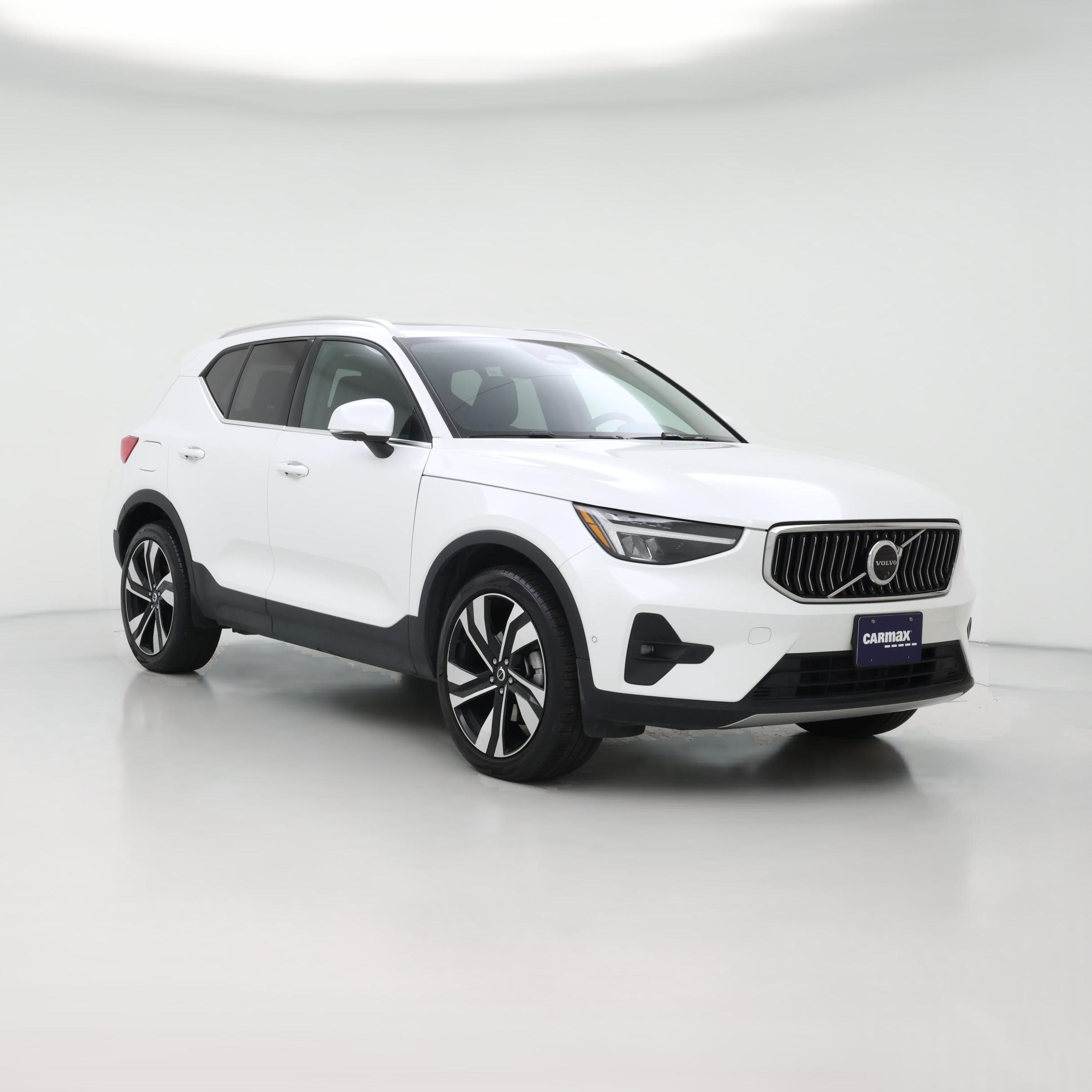Thumbnail: 2025 Volvo XC40 - 1