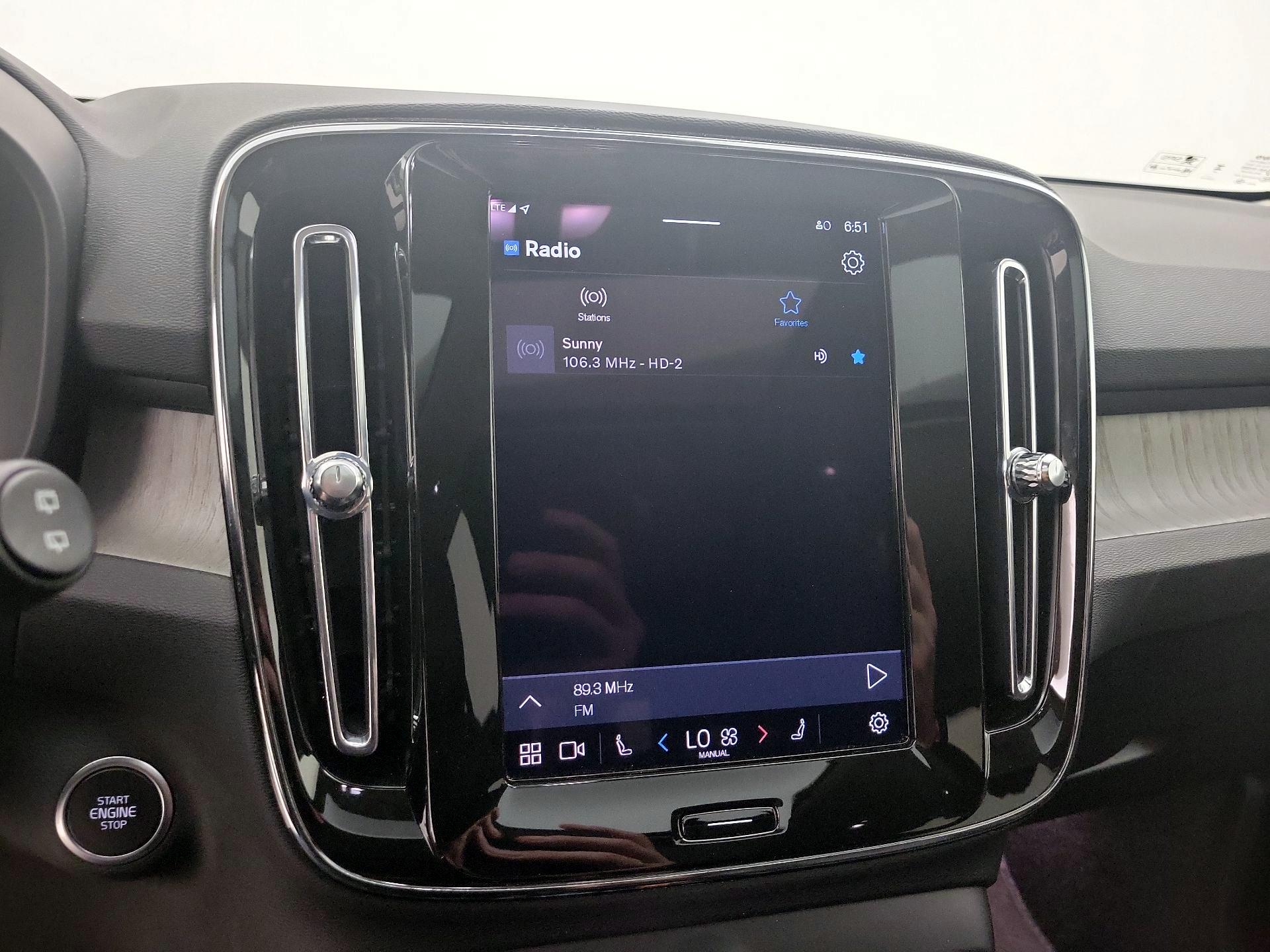 Thumbnail: 2025 Volvo XC40 - 16