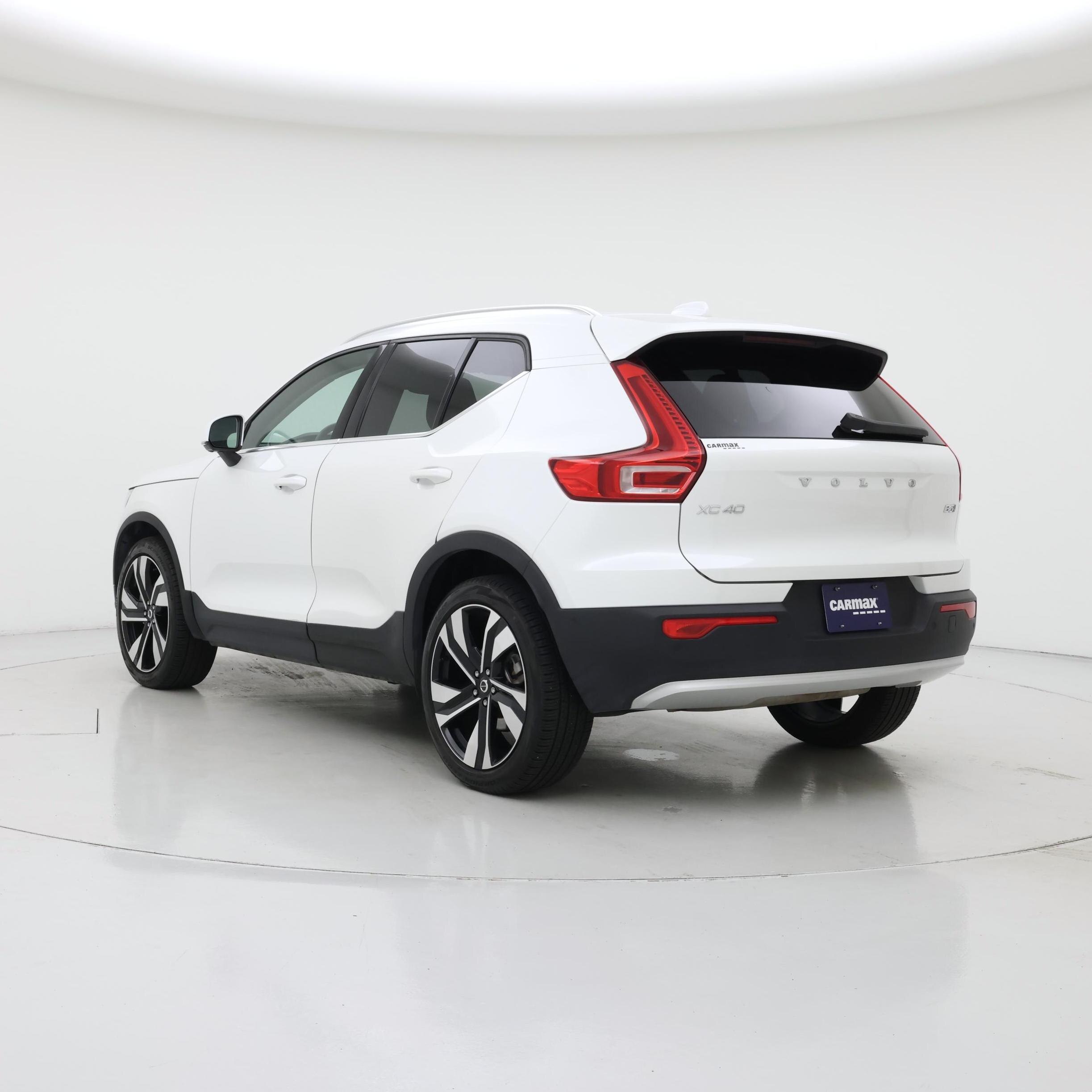 Thumbnail: 2025 Volvo XC40 - 2