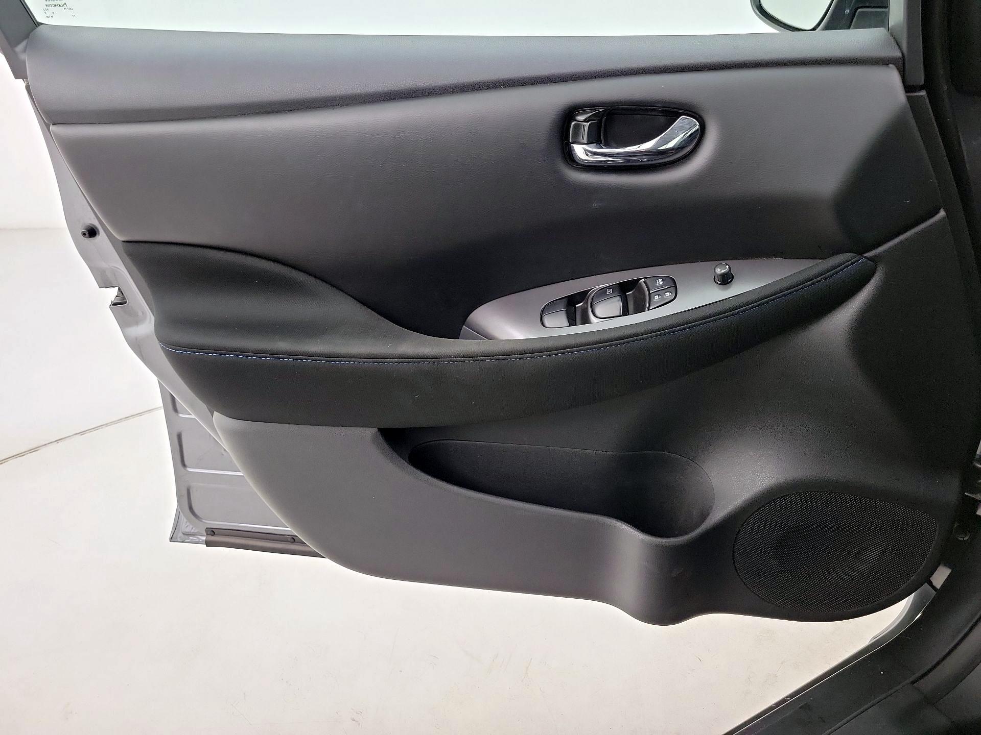 Thumbnail: 2024 Nissan Leaf - 12