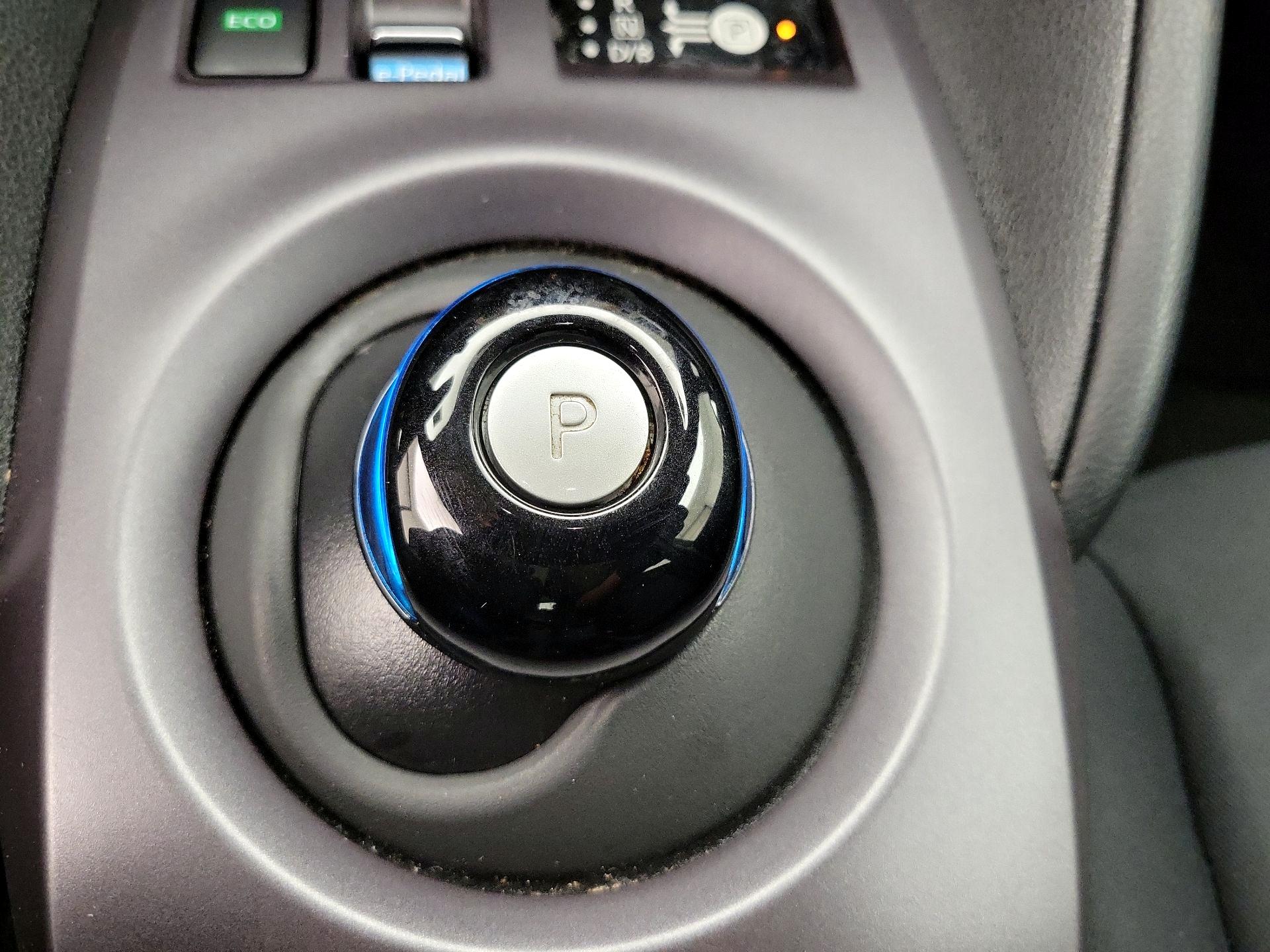 Thumbnail: 2024 Nissan Leaf - 17