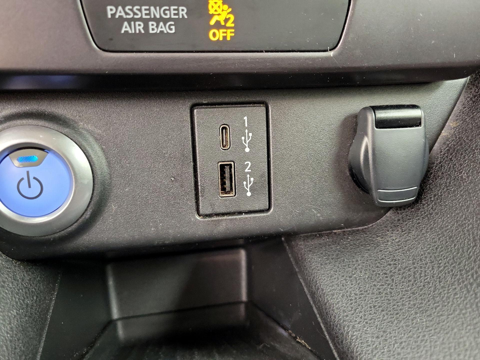 Thumbnail: 2024 Nissan Leaf - 18