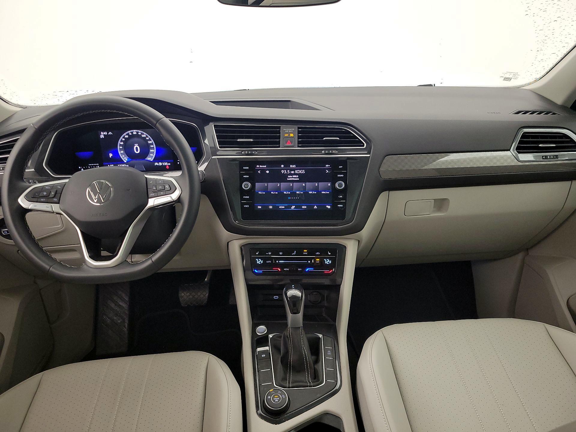 Thumbnail: 2023 Volkswagen Tiguan - 9