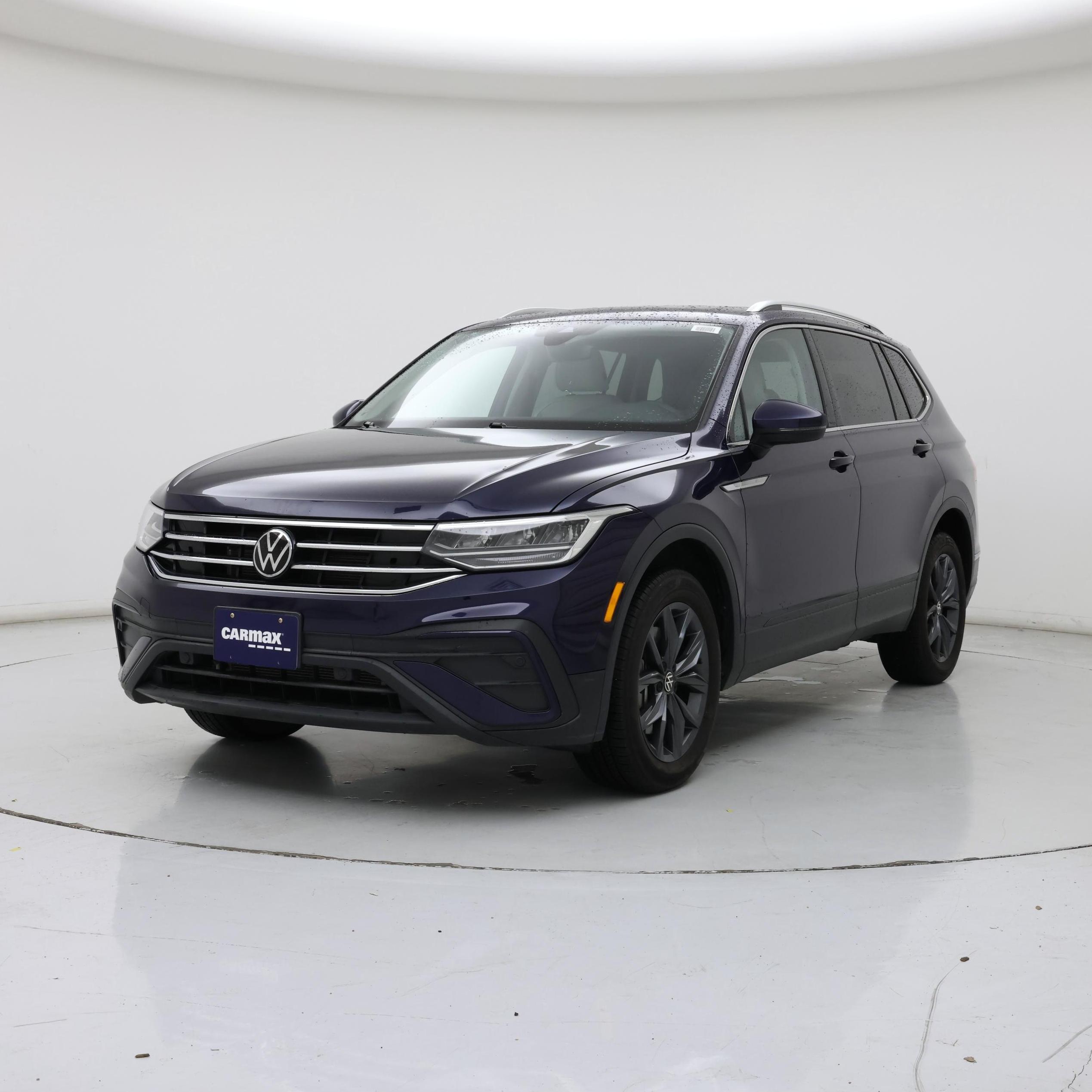 Thumbnail: 2023 Volkswagen Tiguan - 4