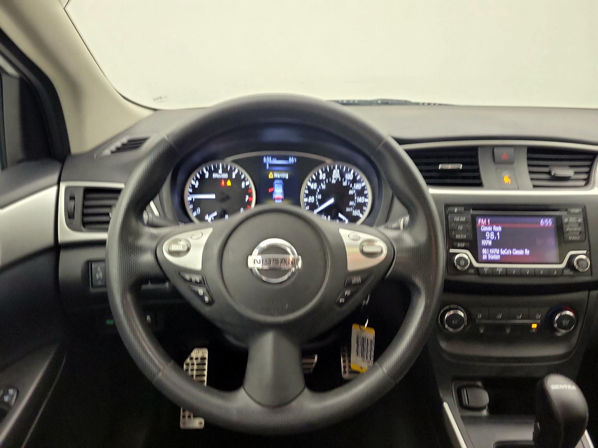 Thumbnail: 2018 Nissan Sentra - 10