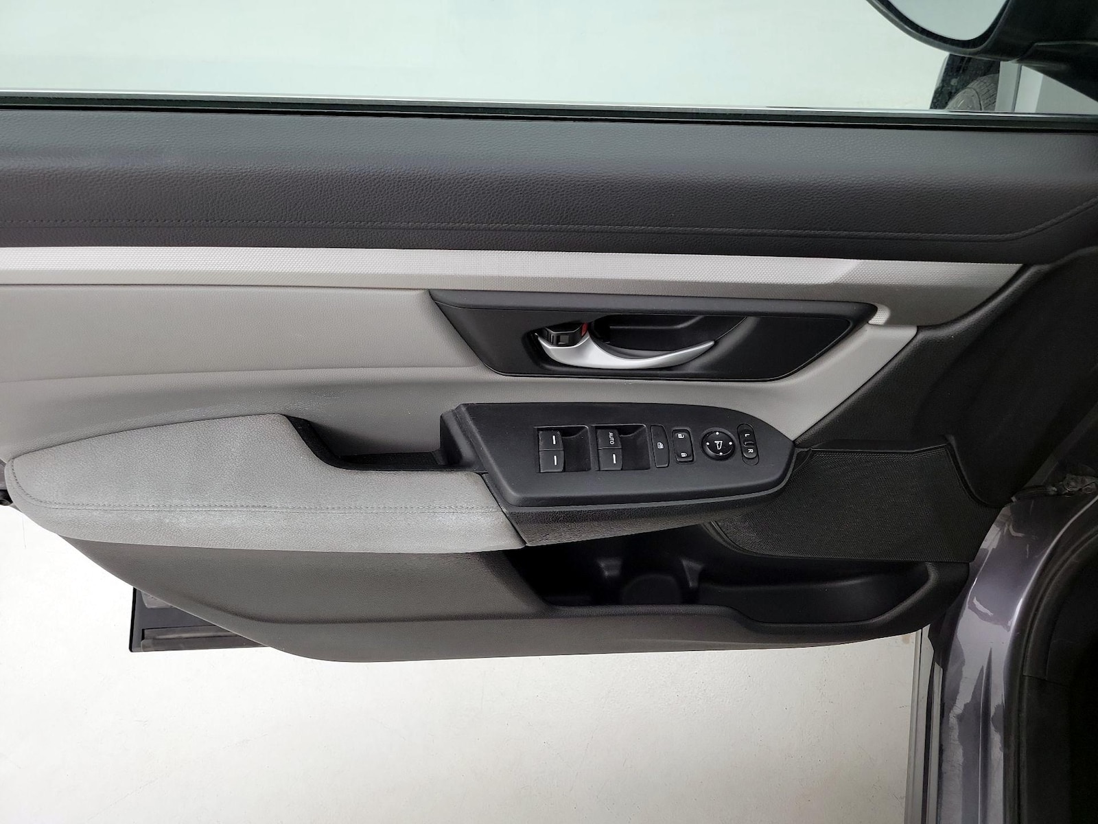 2017 Honda CR-V LX - Photo 13
