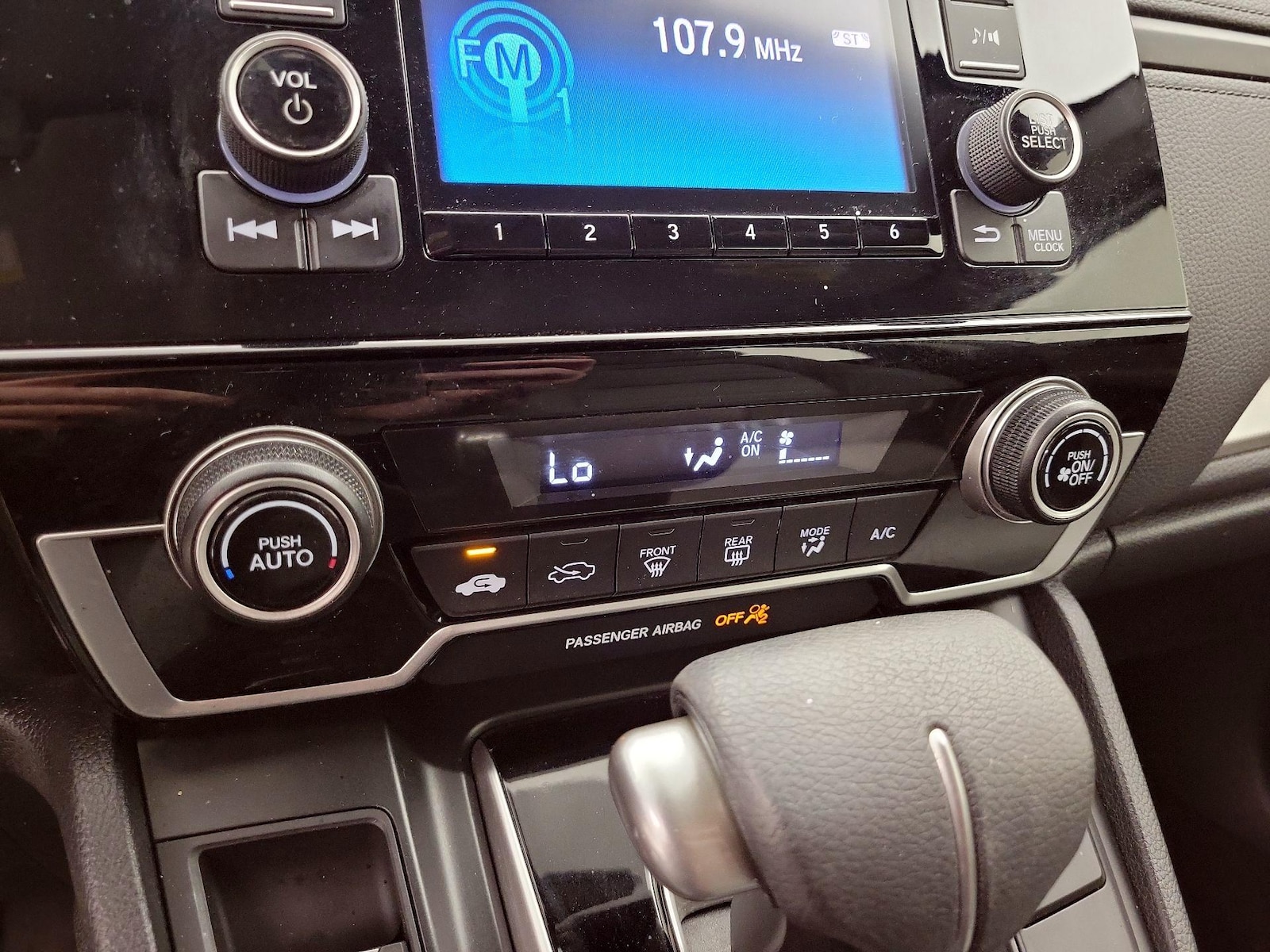2017 Honda CR-V LX - Photo 17