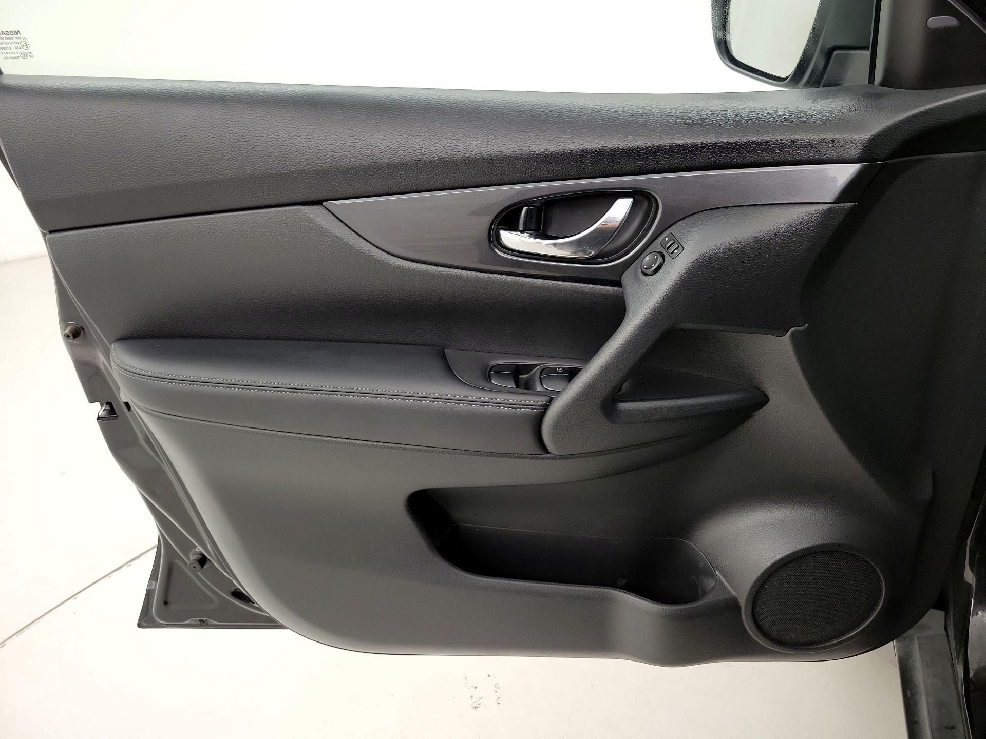 Thumbnail: 2019 Nissan Rogue - 12