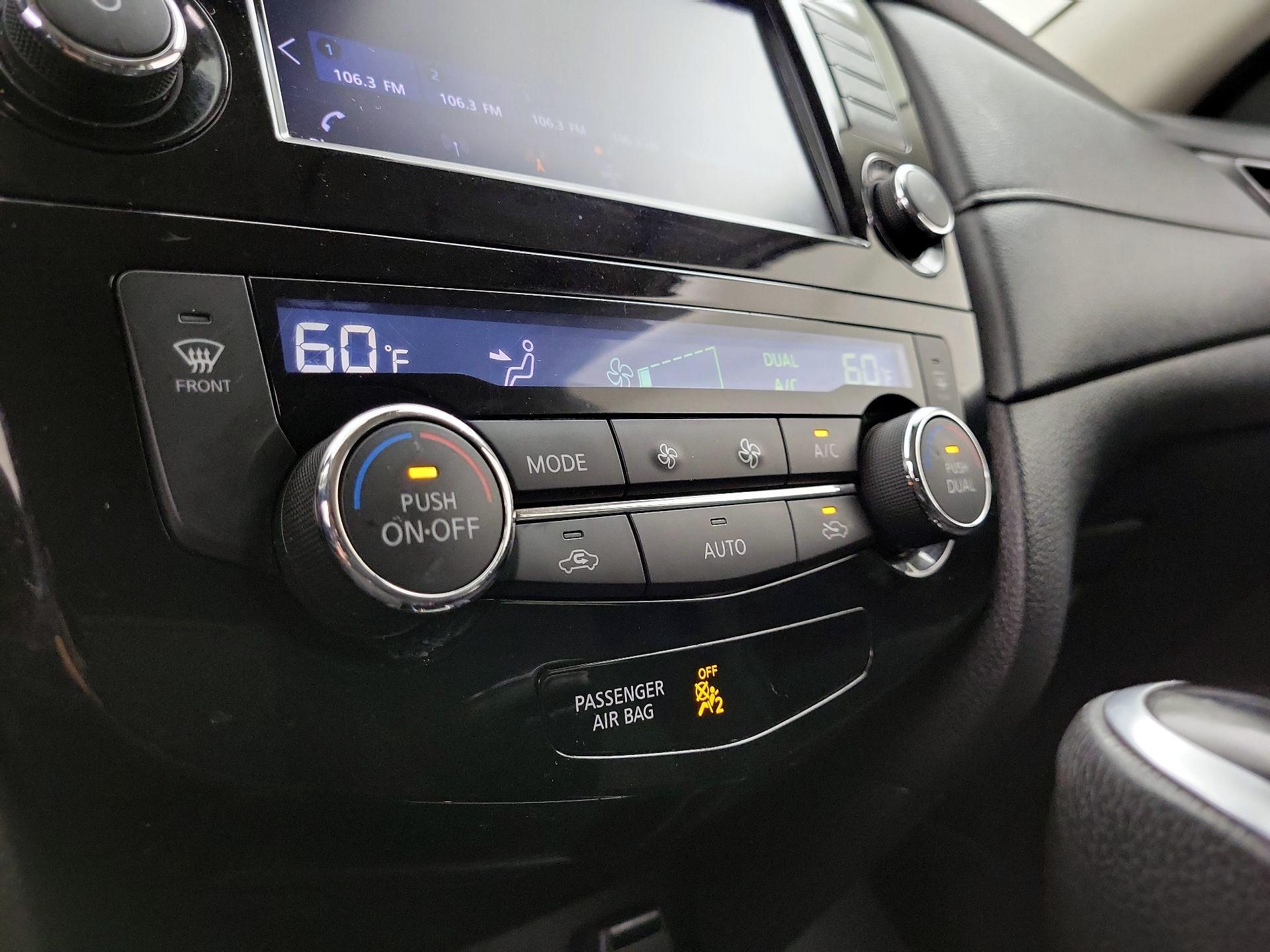Thumbnail: 2019 Nissan Rogue - 16