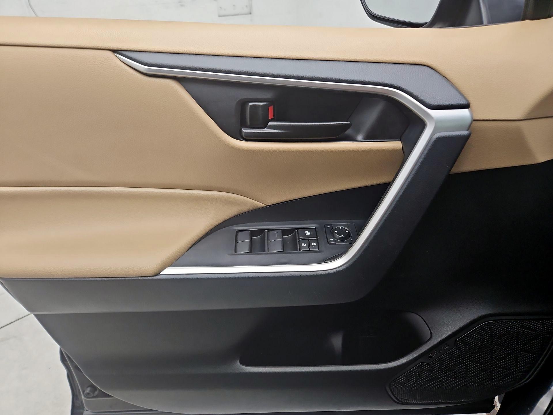 Thumbnail: 2023 Toyota RAV4 - 12