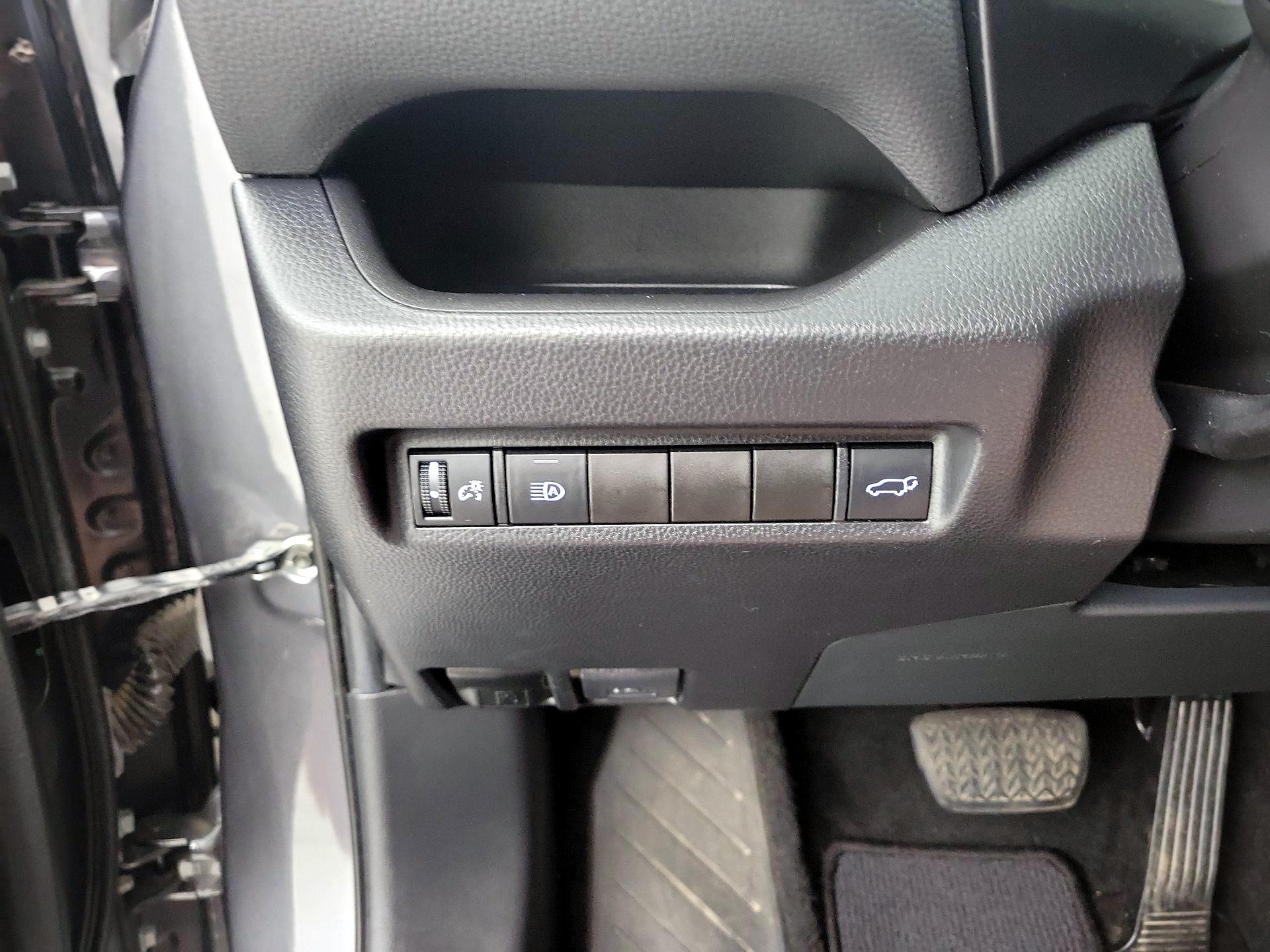 Thumbnail: 2021 Toyota RAV4 - 13