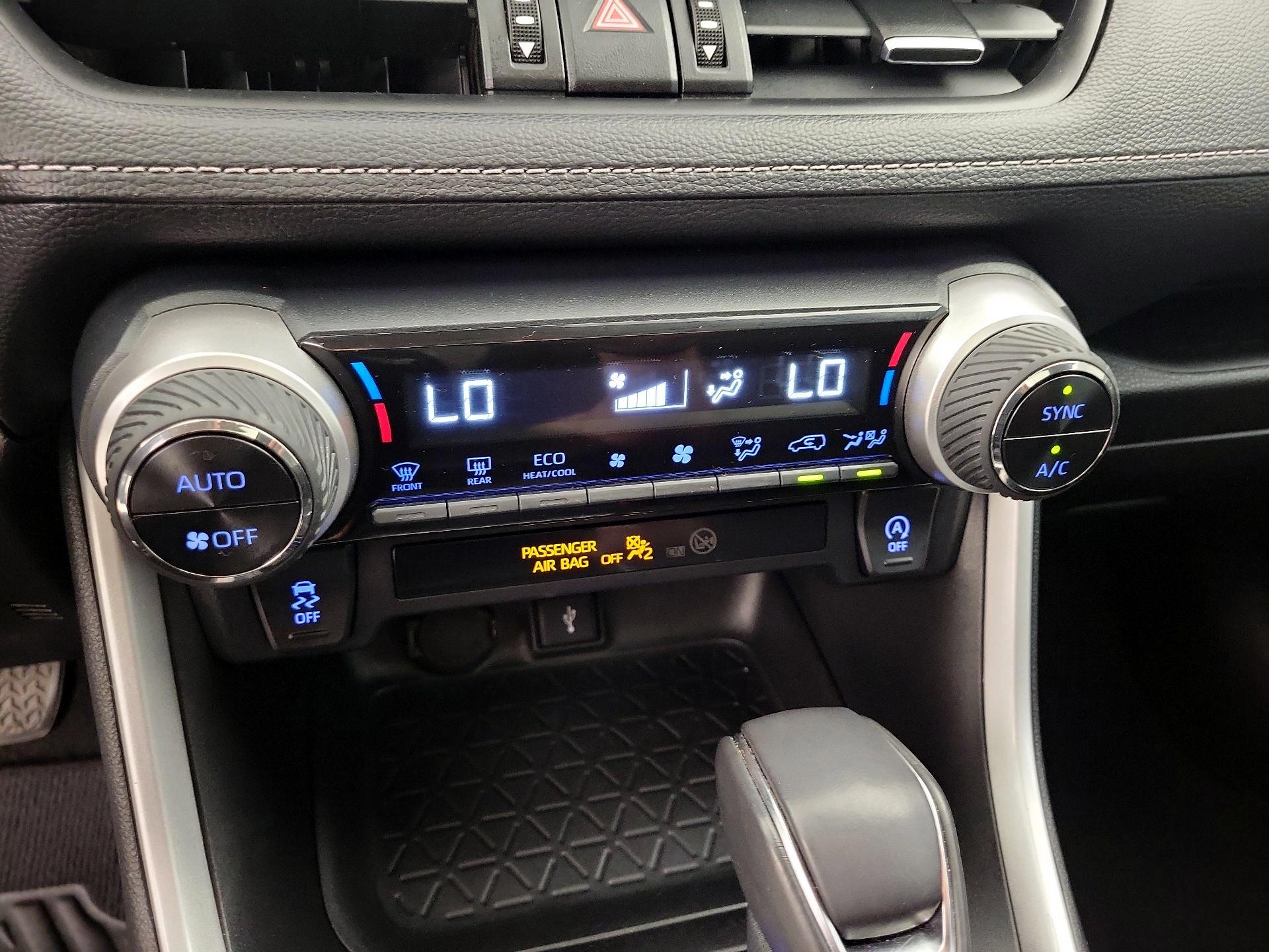 Thumbnail: 2021 Toyota RAV4 - 16