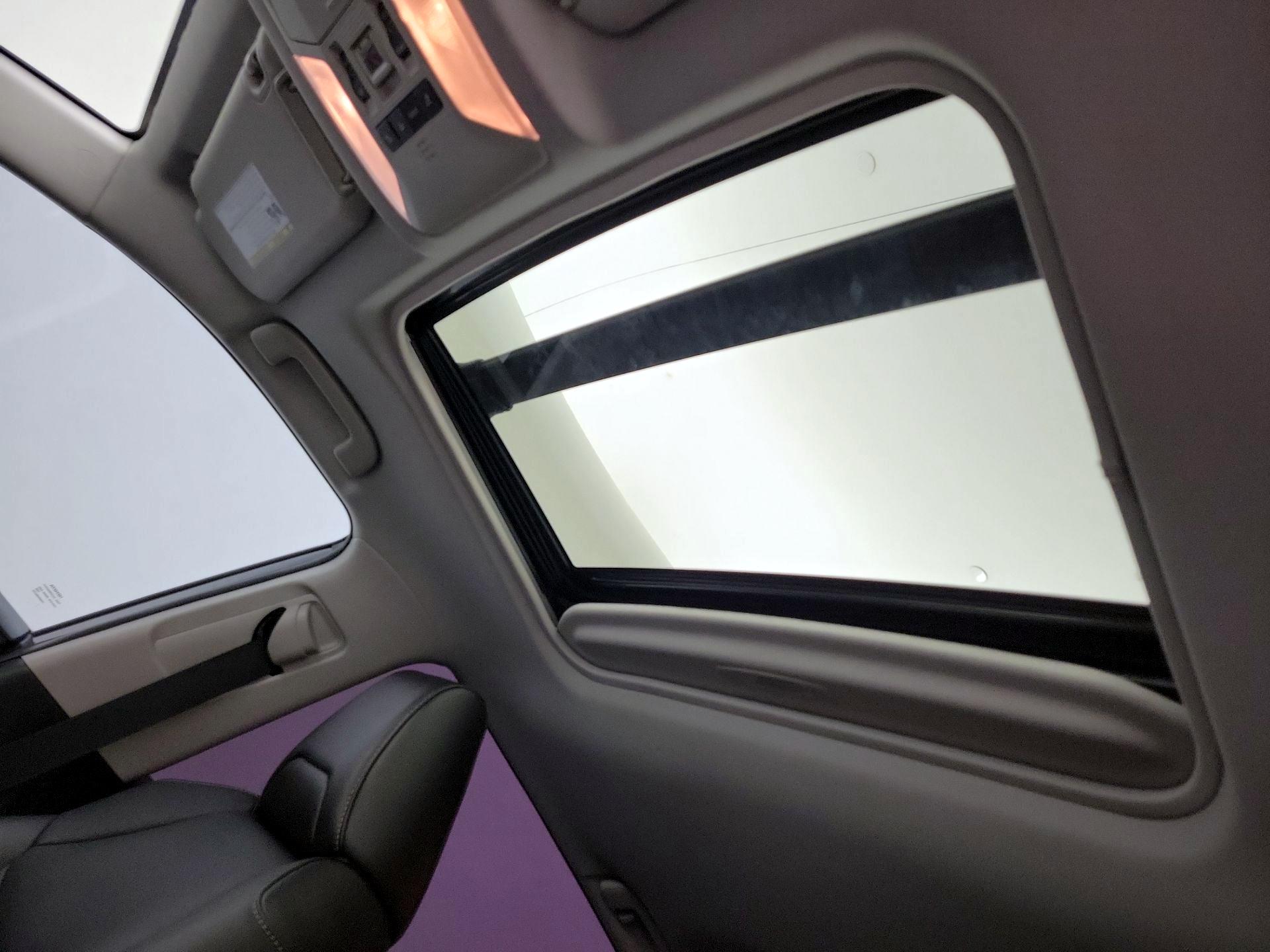 Thumbnail: 2021 Toyota RAV4 - 19