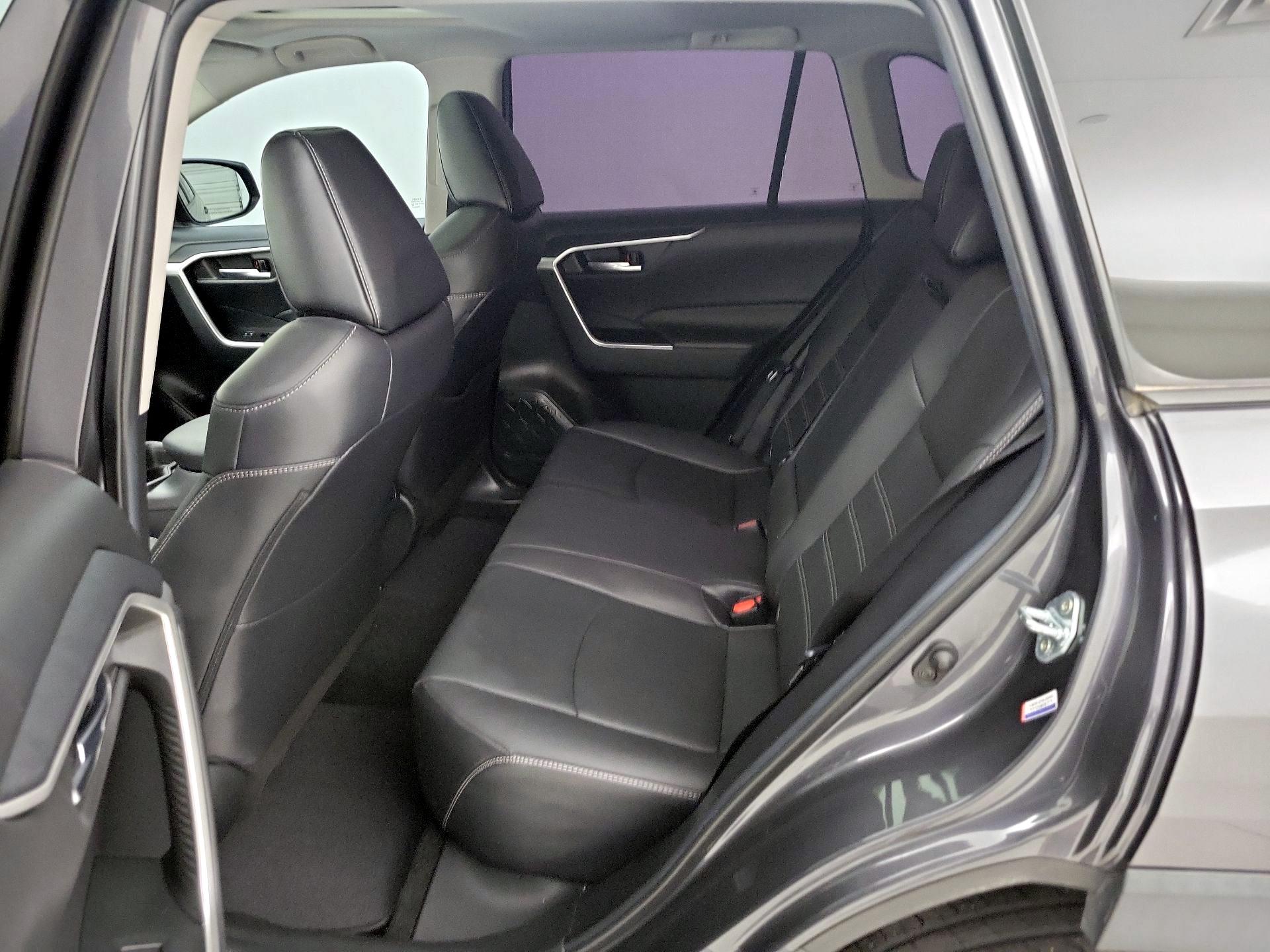 Thumbnail: 2021 Toyota RAV4 - 20