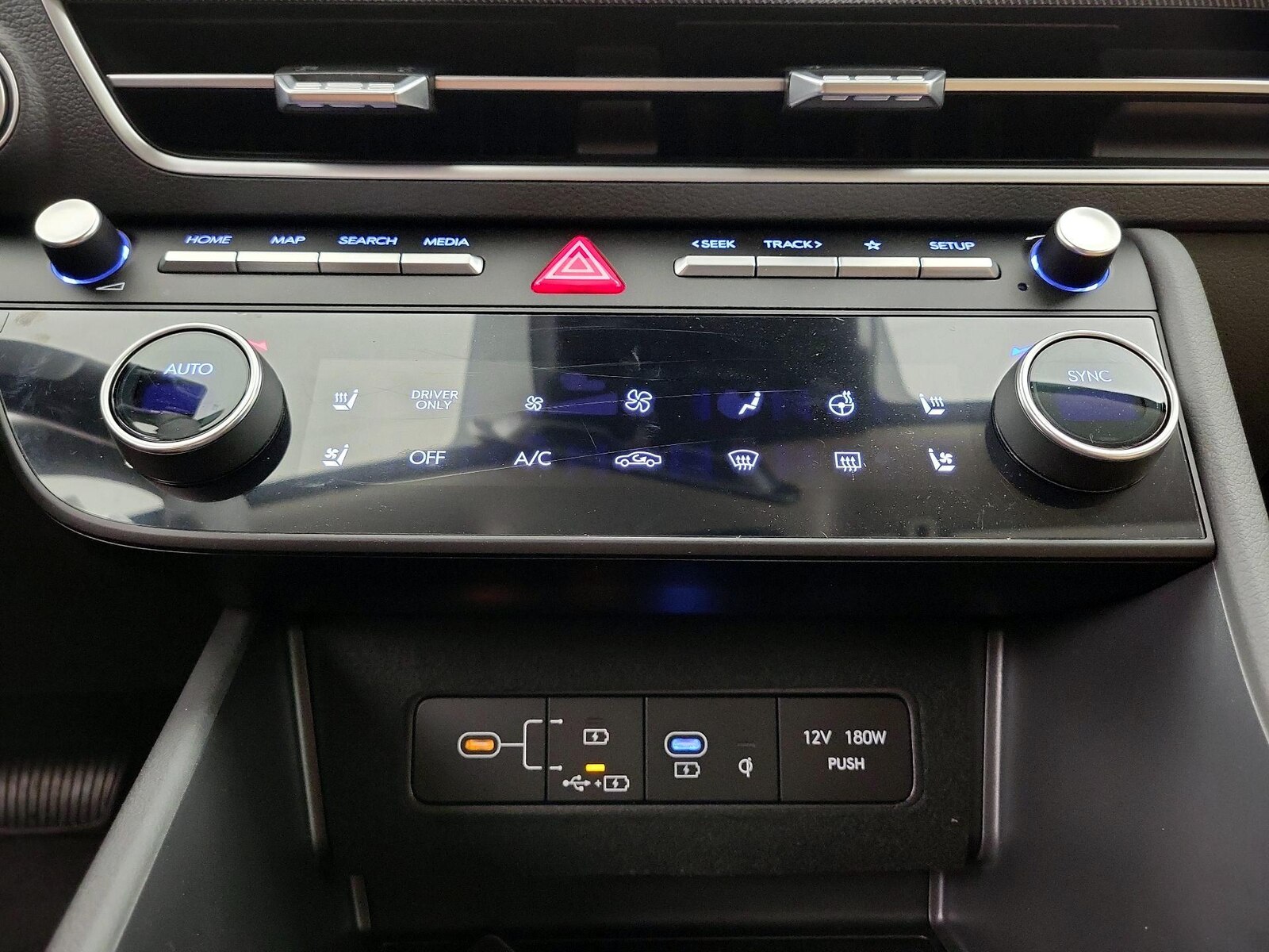 2025 Hyundai Sonata Hybrid Limited - Photo 17