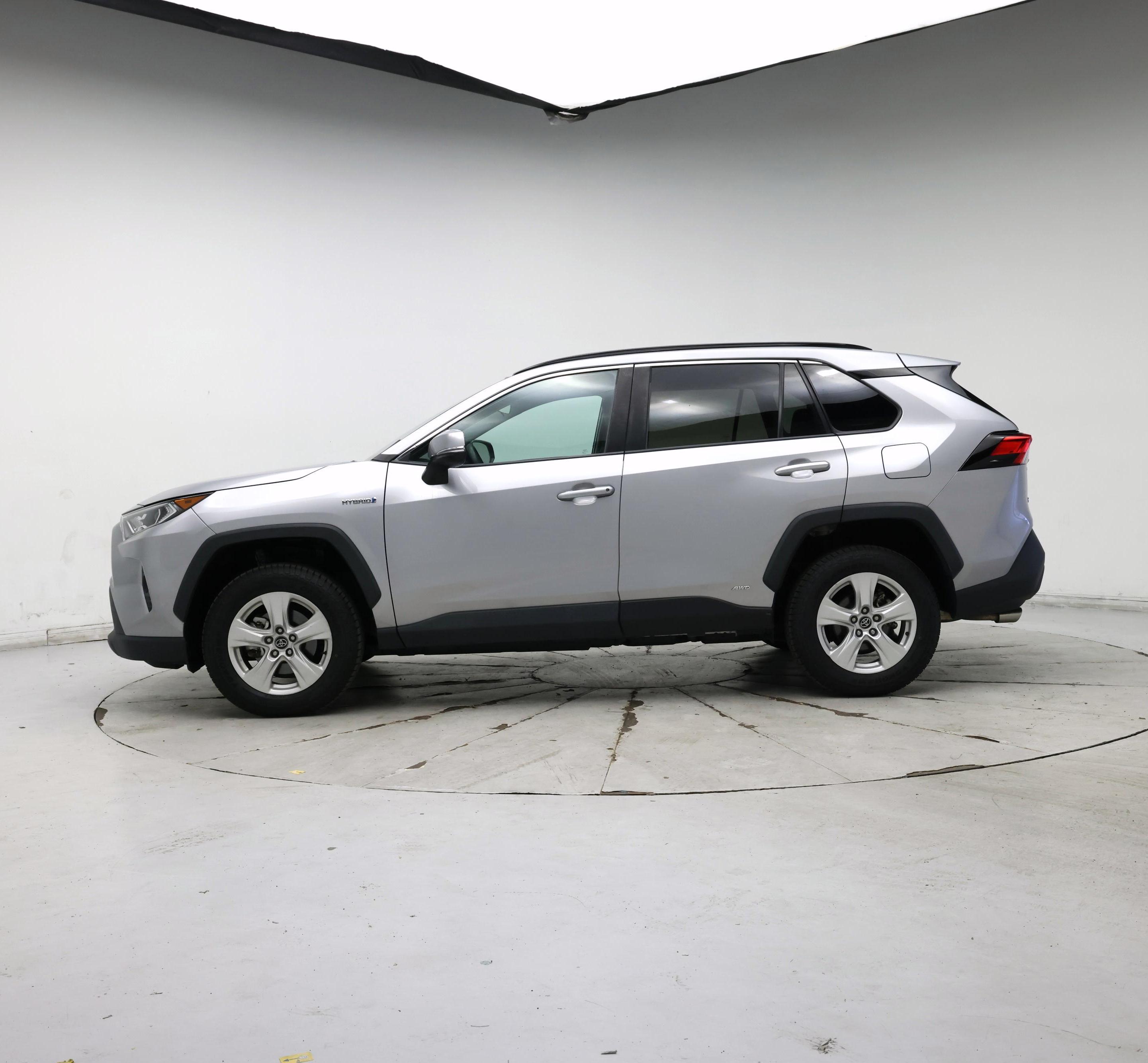 Thumbnail: 2021 Toyota RAV4 - 3