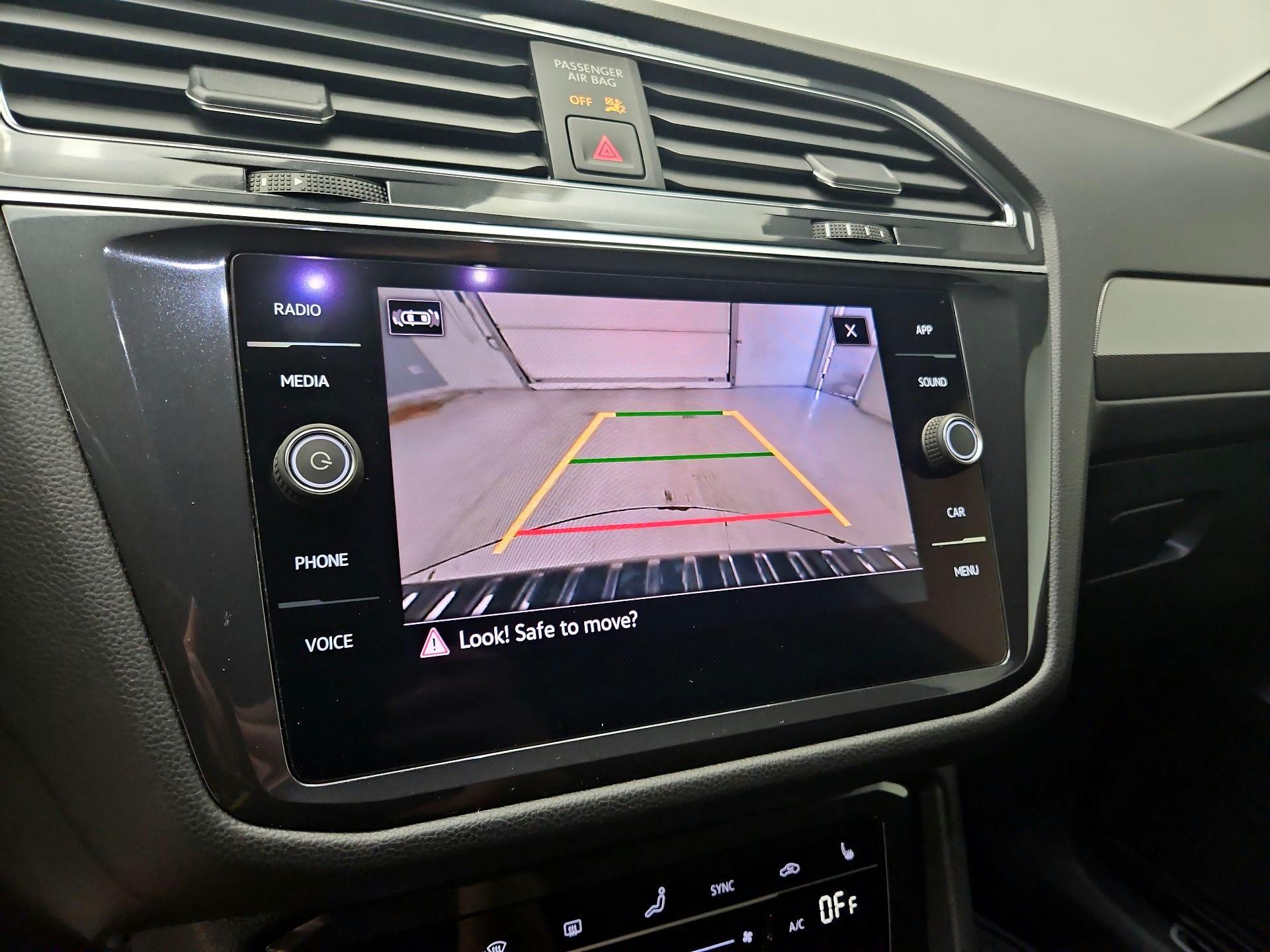 Thumbnail: 2022 Volkswagen Tiguan - 14