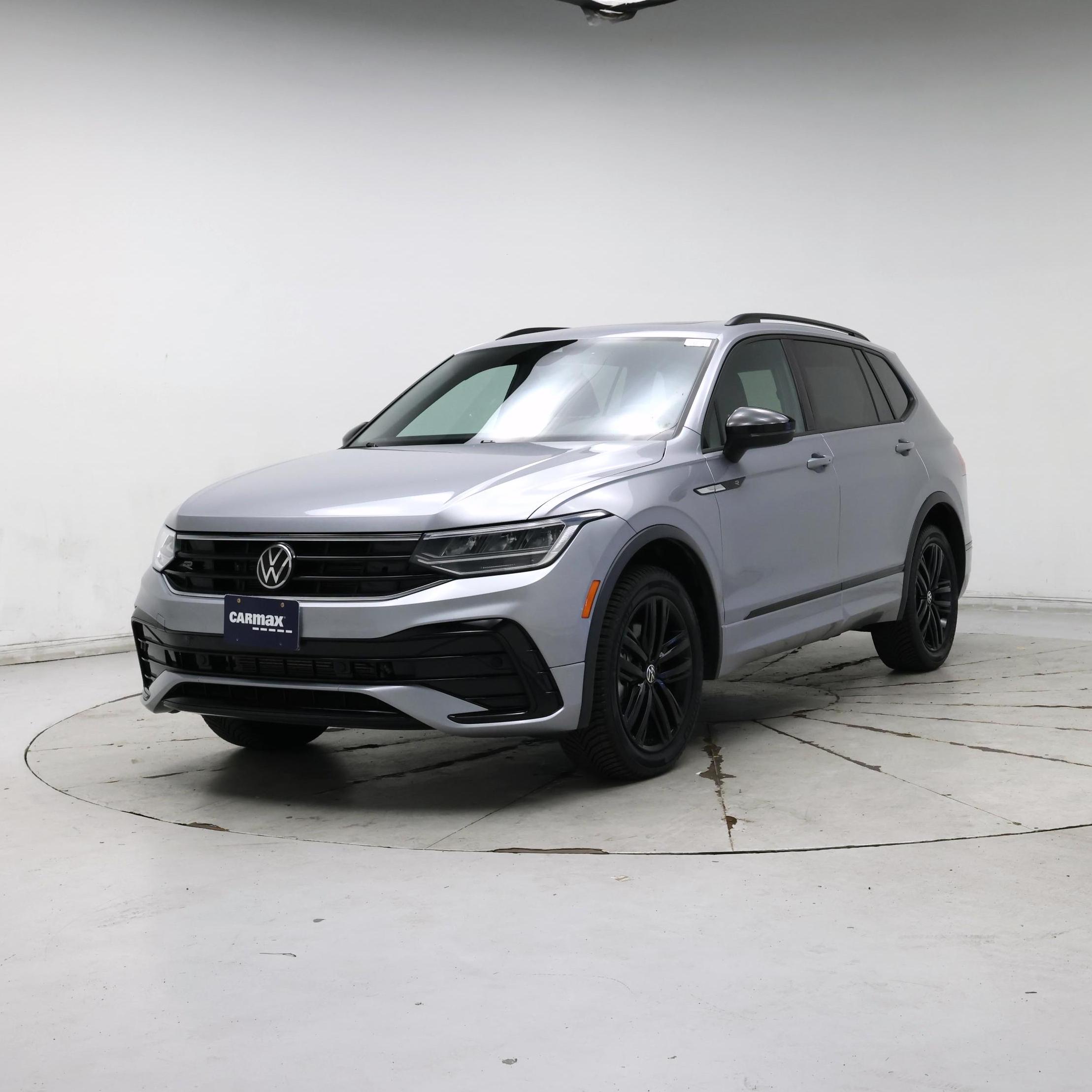 Thumbnail: 2022 Volkswagen Tiguan - 4