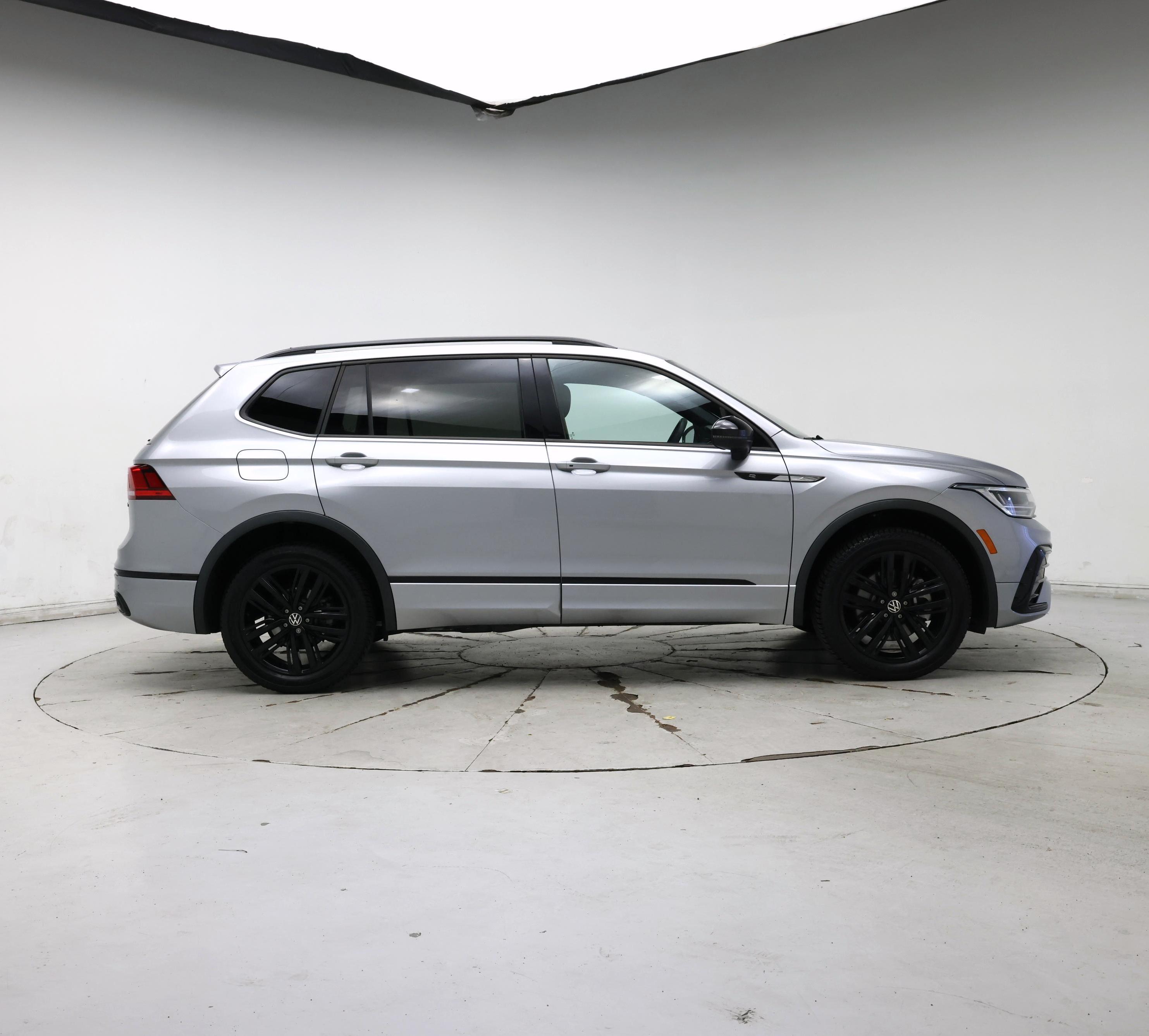 Thumbnail: 2022 Volkswagen Tiguan - 7