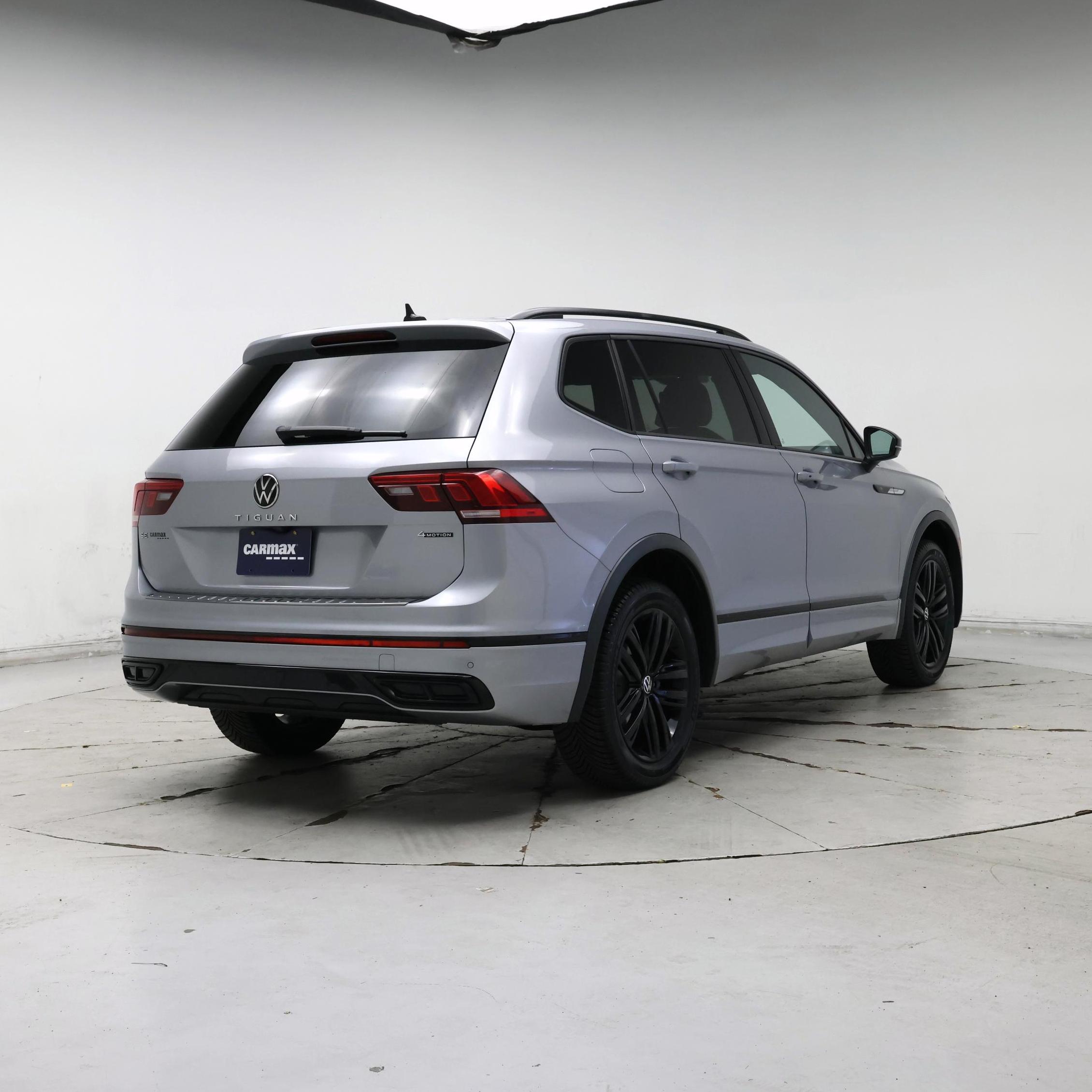 Thumbnail: 2022 Volkswagen Tiguan - 8