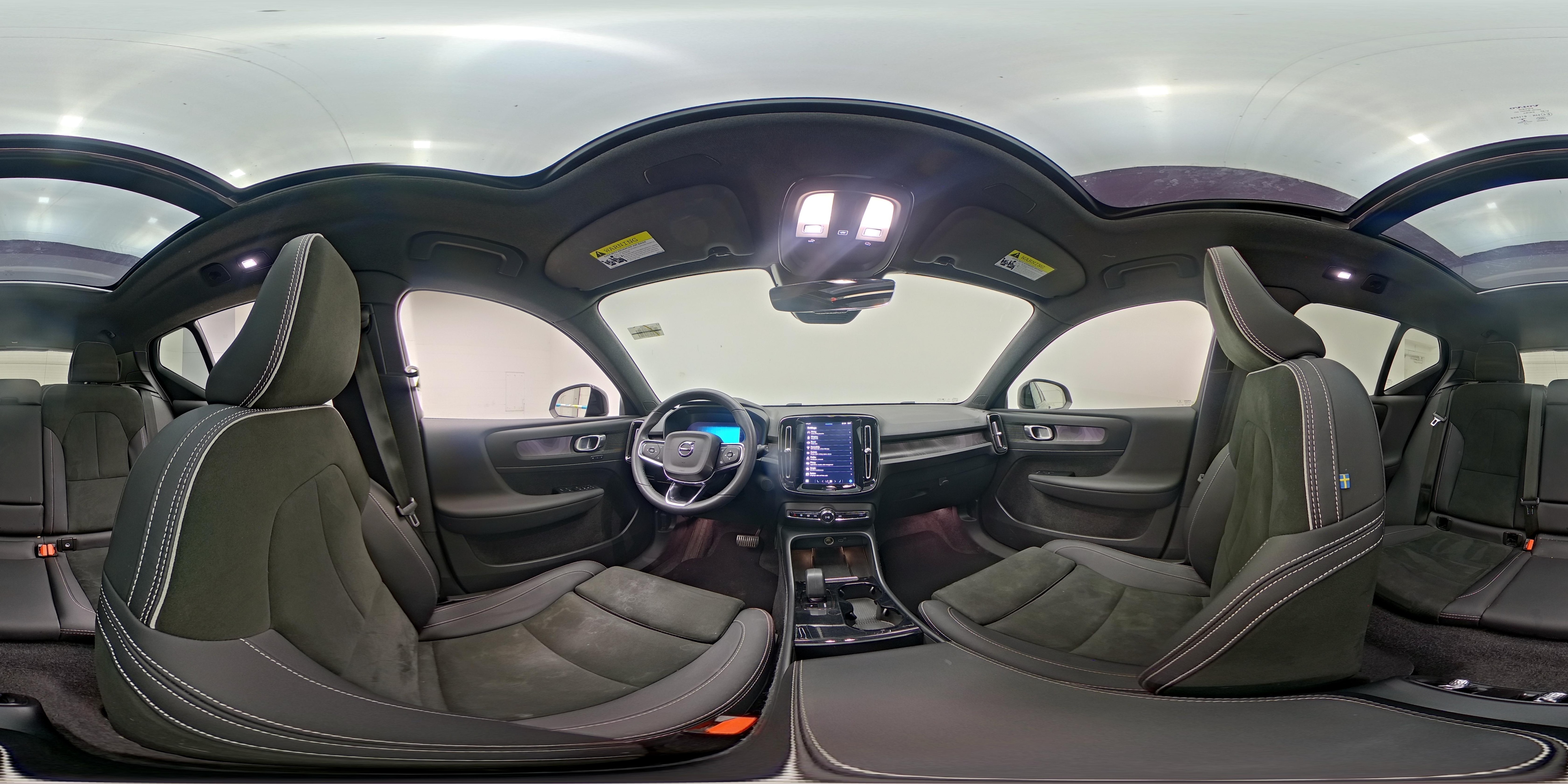 2023 Volvo XC40 Plus - Photo 27