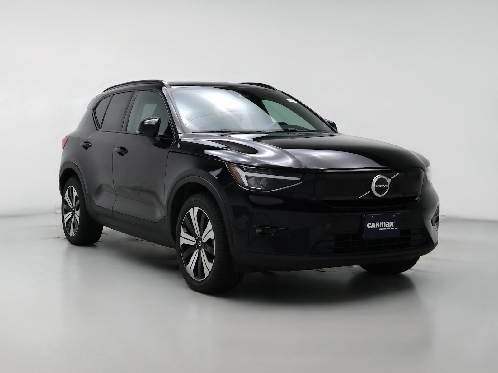 2023 Volvo XC40 Plus - Photo 1
