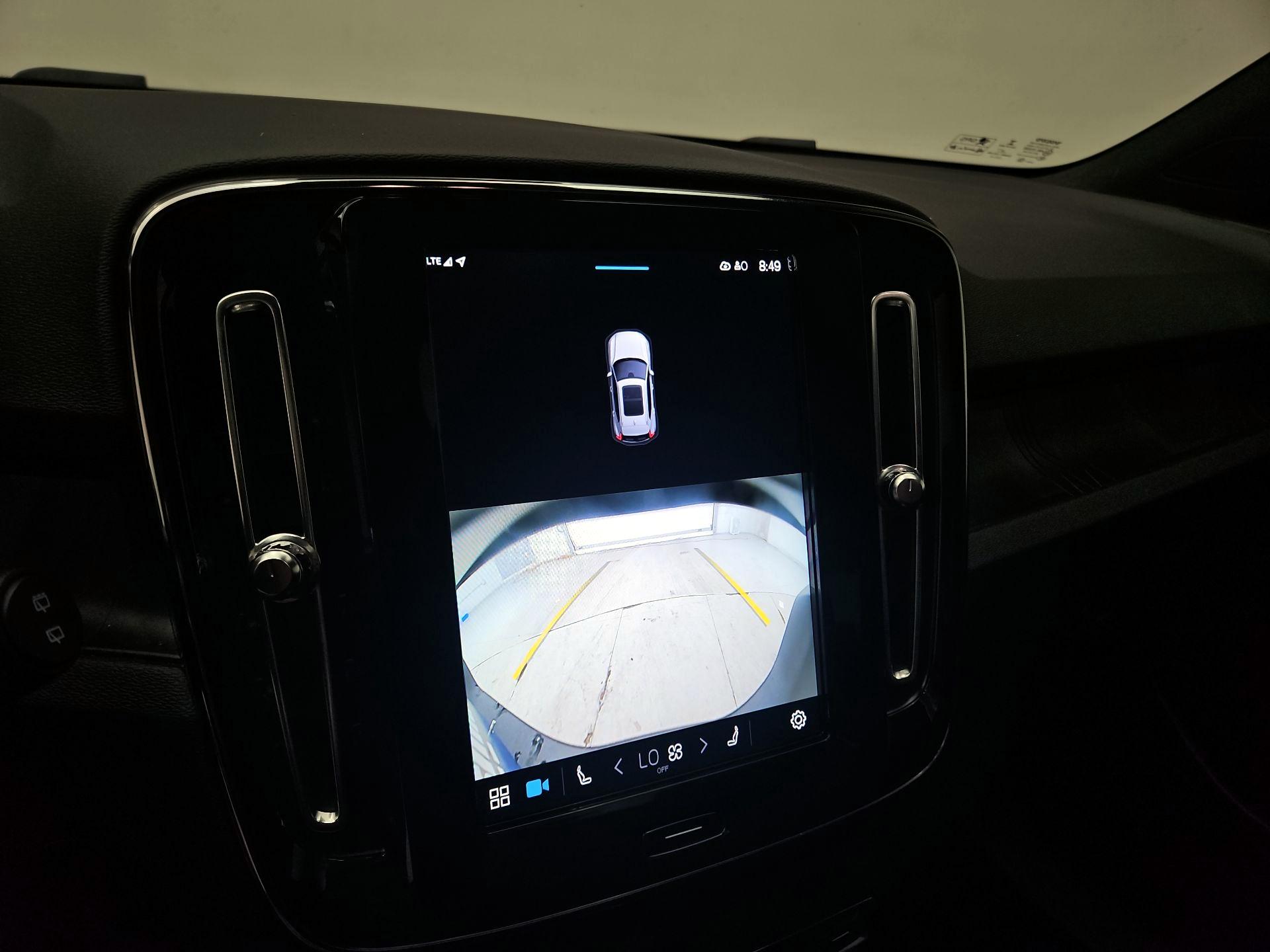 Thumbnail: 2023 Volvo XC40 - 15