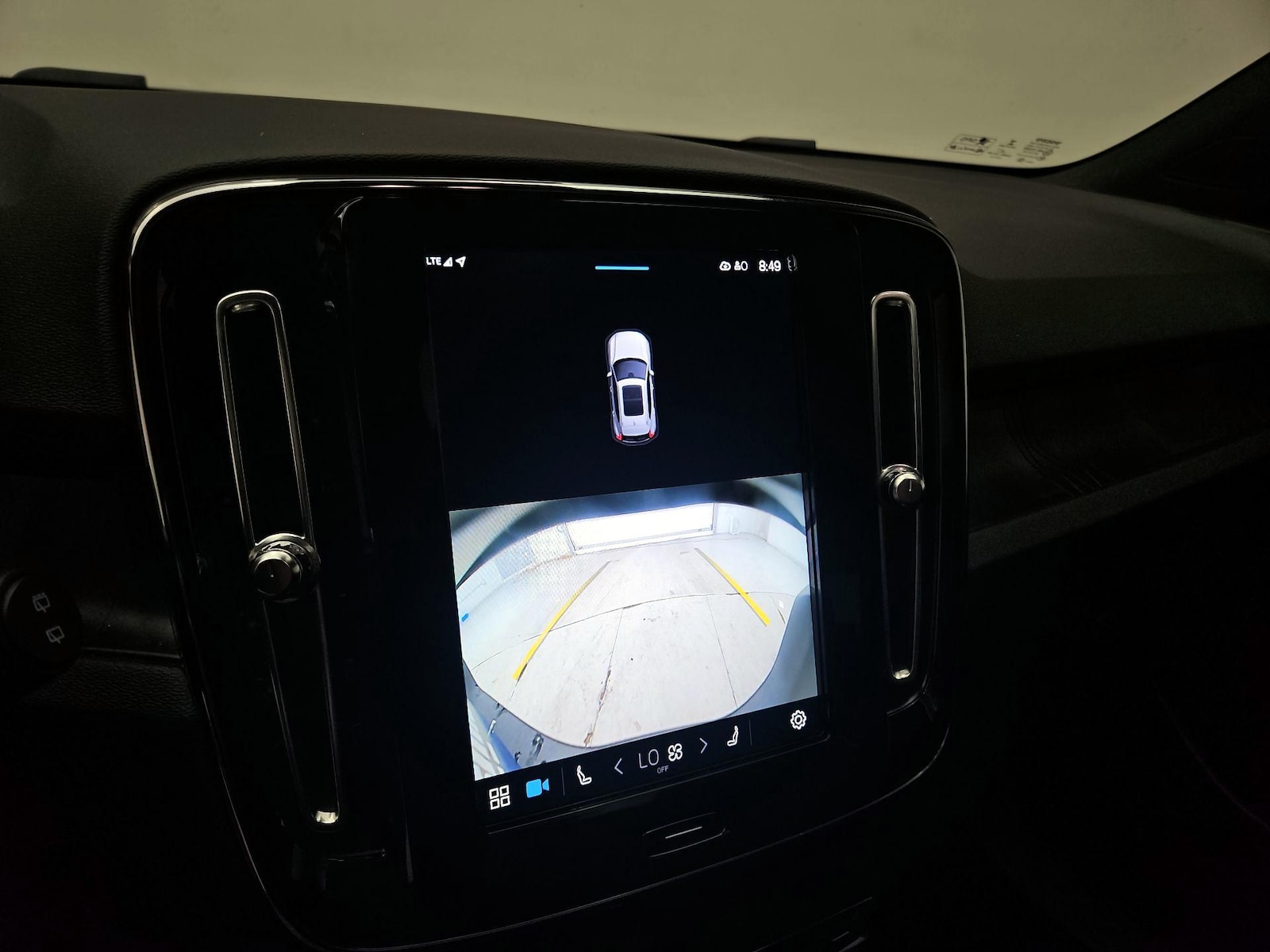 2023 Volvo XC40 Plus - Photo 16