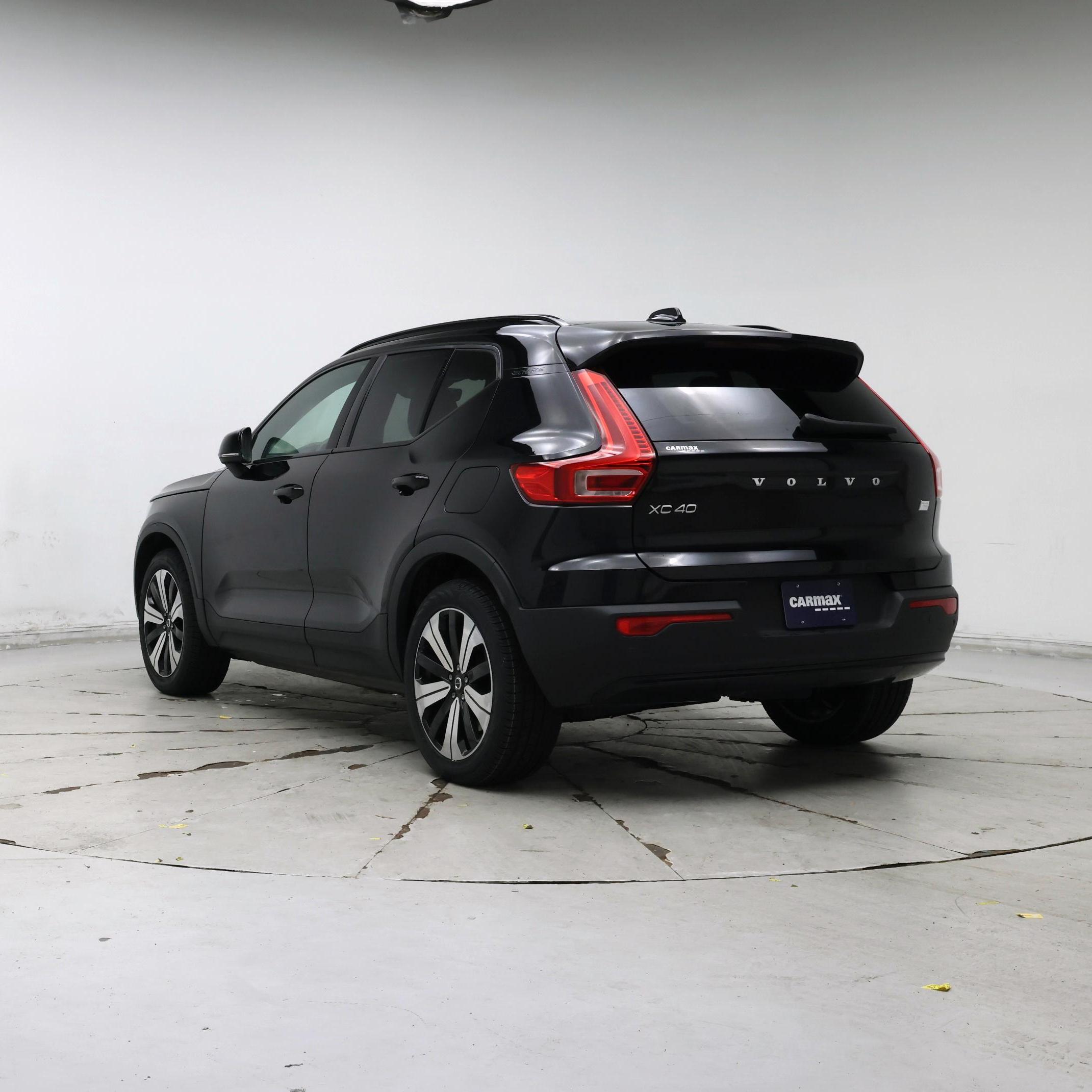 Thumbnail: 2023 Volvo XC40 - 2
