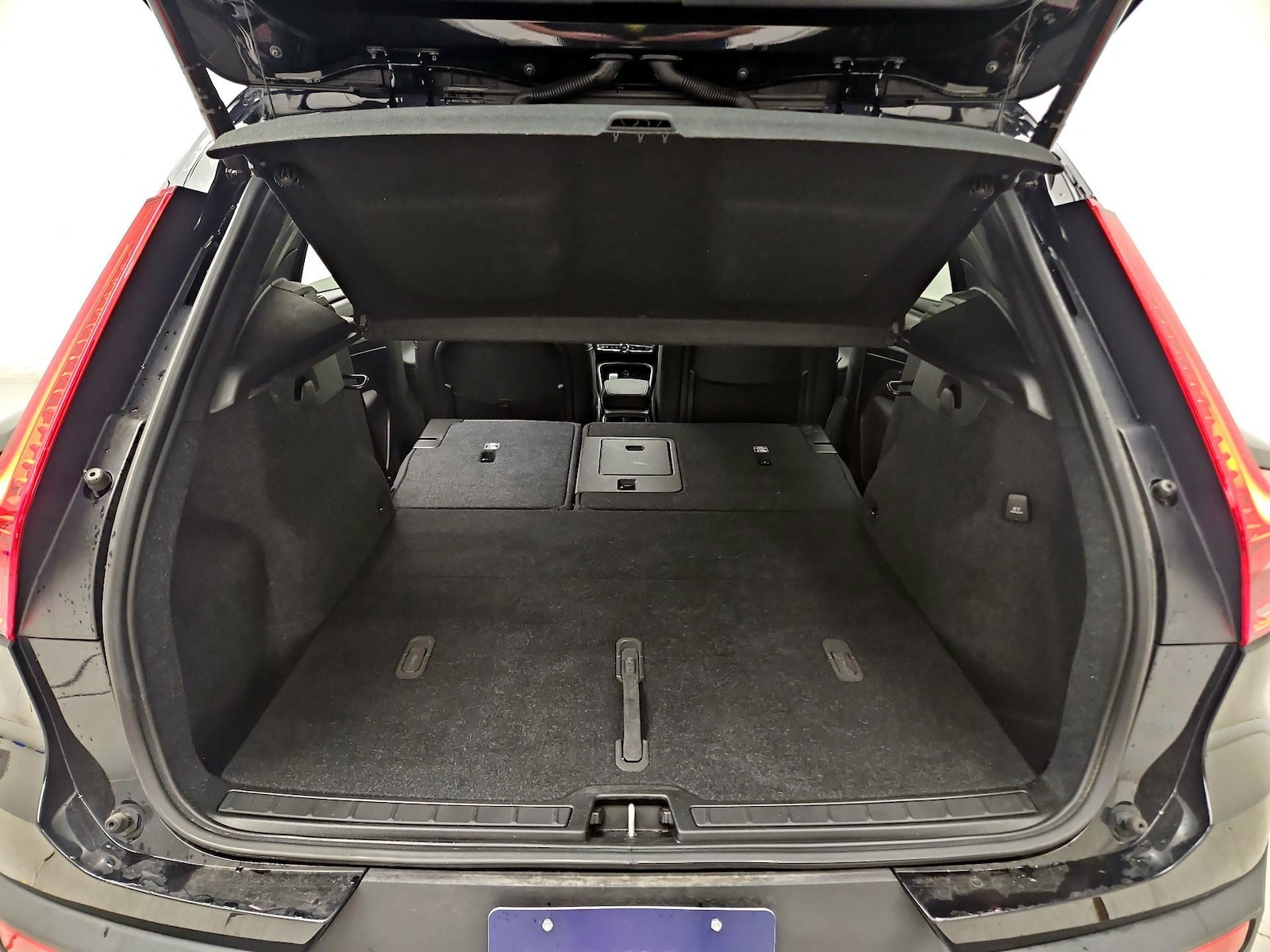2023 Volvo XC40 Plus - Photo 24