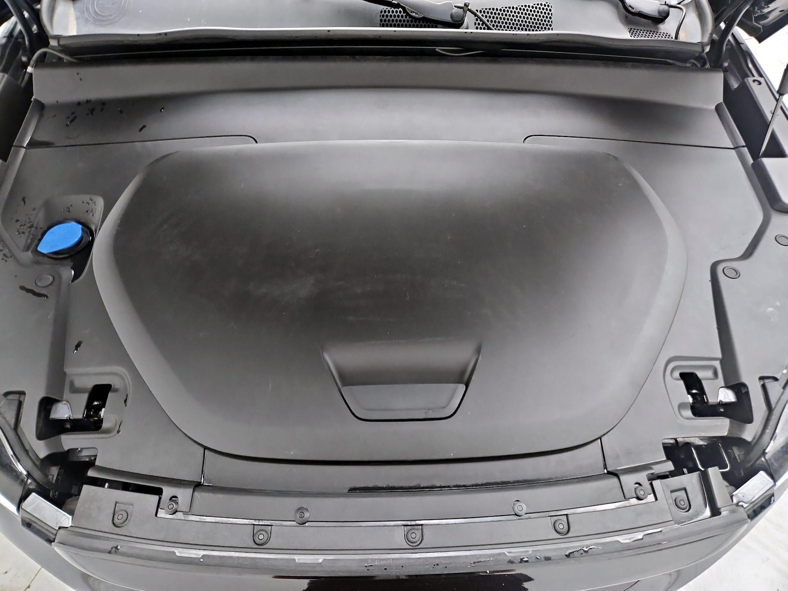 2023 Volvo XC40 Plus - Photo 25