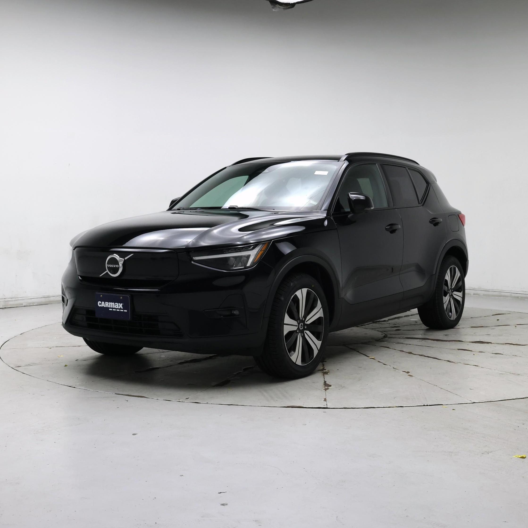 Thumbnail: 2023 Volvo XC40 - 4