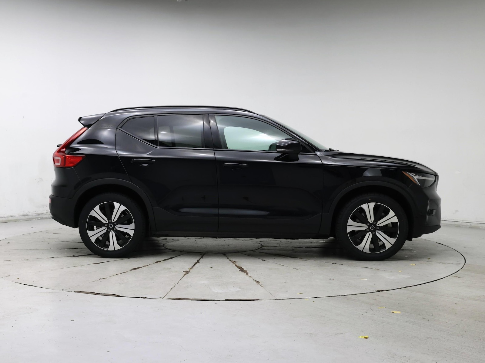 2023 Volvo XC40 Plus - Photo 8