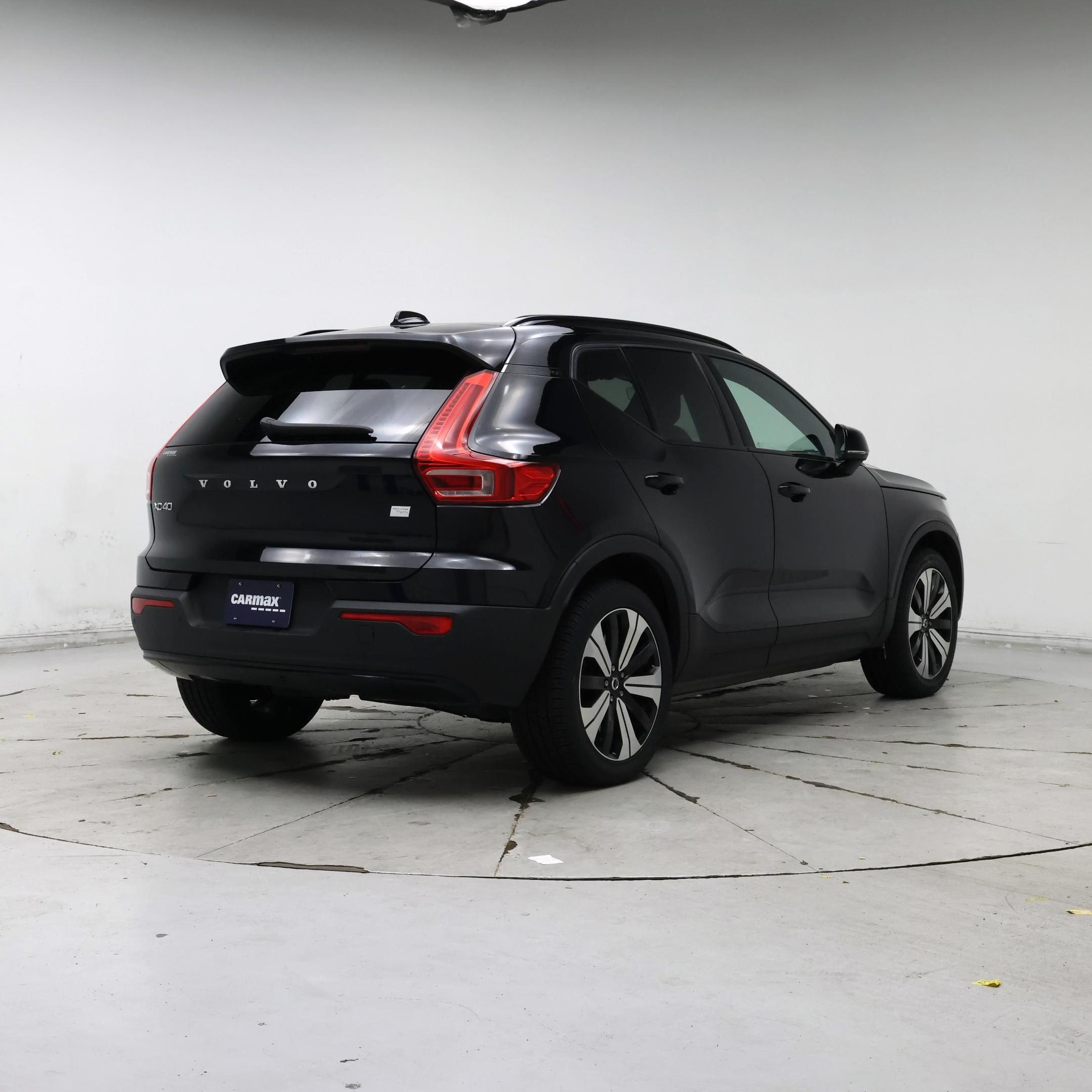 Thumbnail: 2023 Volvo XC40 - 8